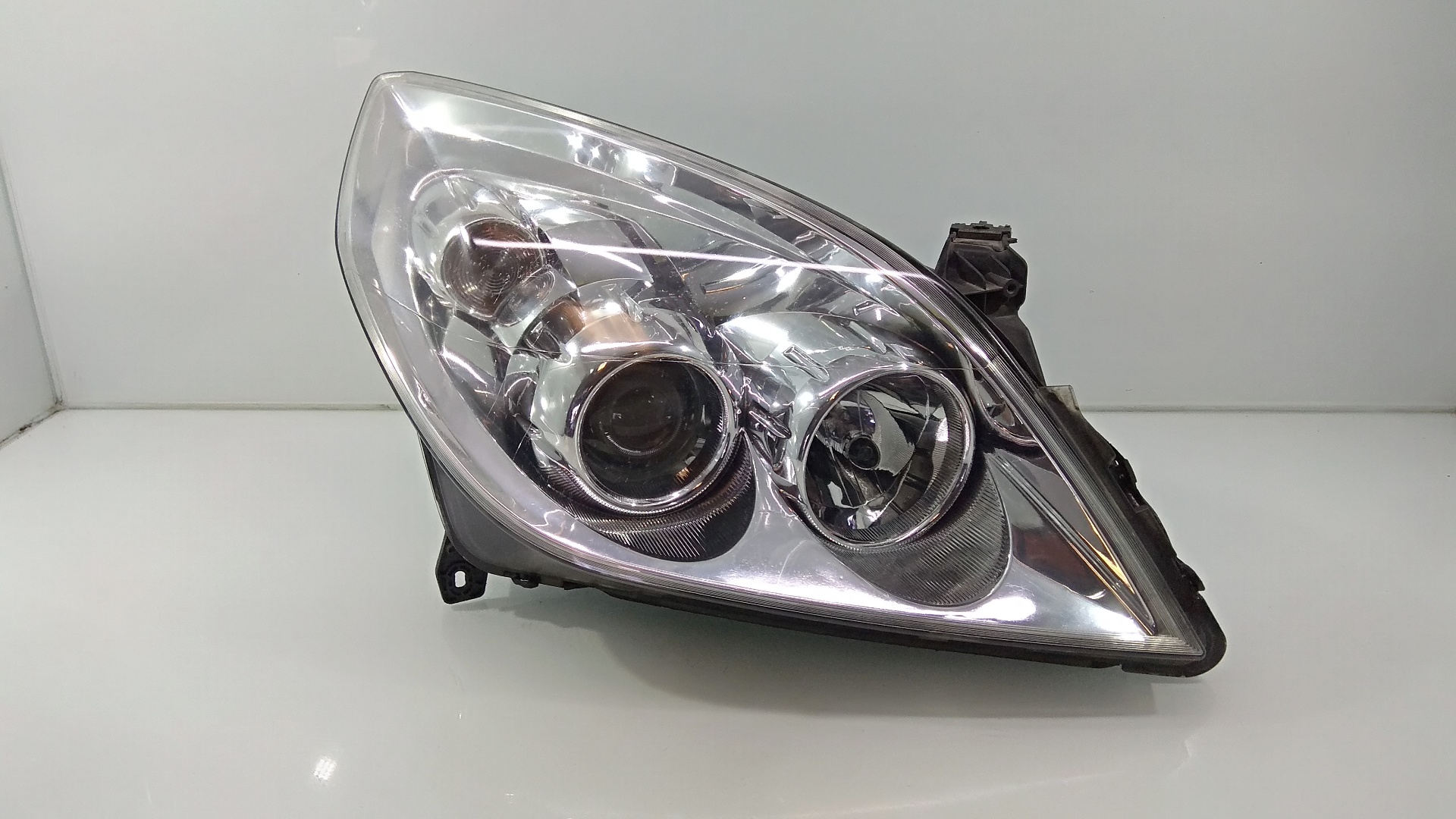 OPEL Vectra Front Right Headlight W0L0ZCF6861048103, LUPA 24418887