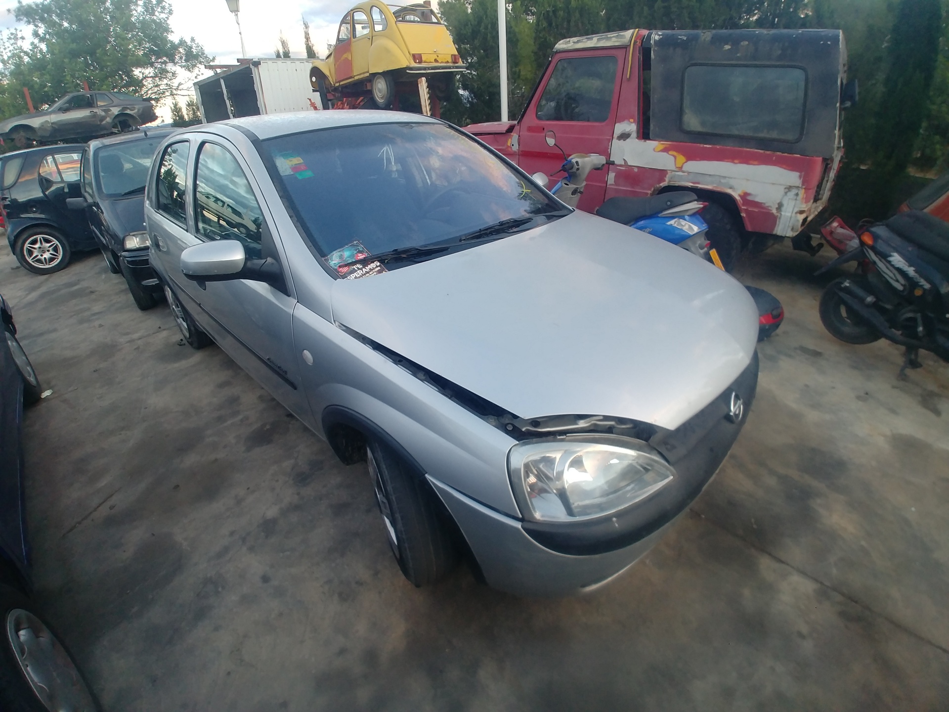 RENAULT Corsa C (2000-2006) Toinen osa 25071212