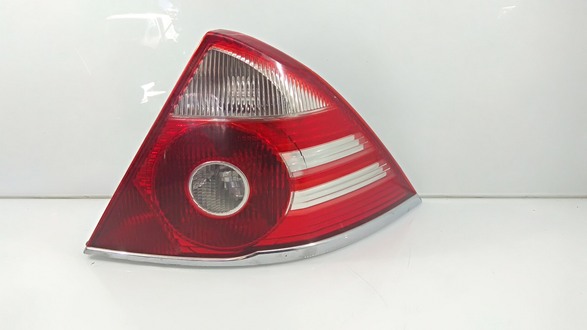 FORD Mondeo 3 generation (2000-2007) Rear Right Taillight Lamp FASEII 24416139