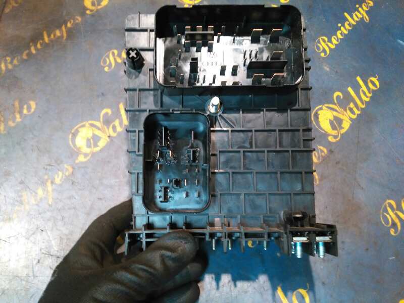 VOLKSWAGEN Golf 5 generation (2003-2009) Fuse Box 1K0937124K 18949988