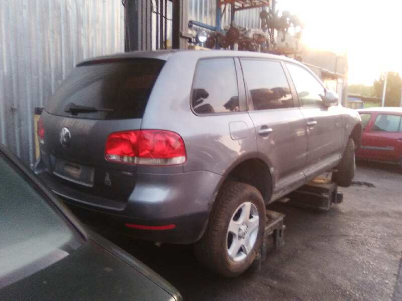 VOLKSWAGEN Touareg 1 generation (2002-2010) Vanne EGR 070128070C 25226573