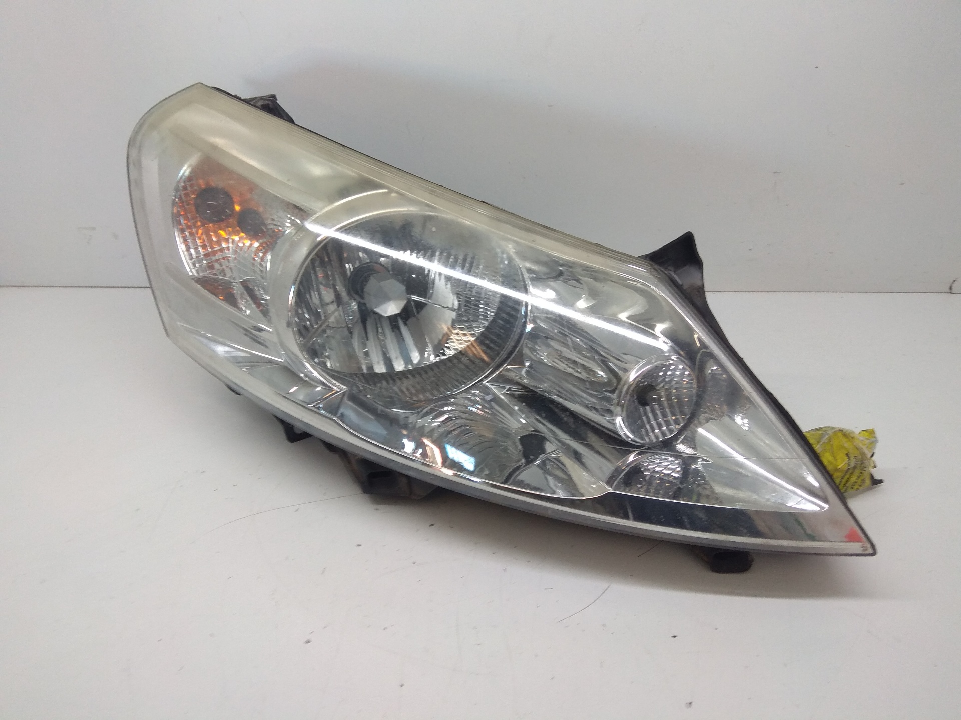 FIAT Scudo 2 generation (2007-2016) Front Right Headlight 89901261 24405861