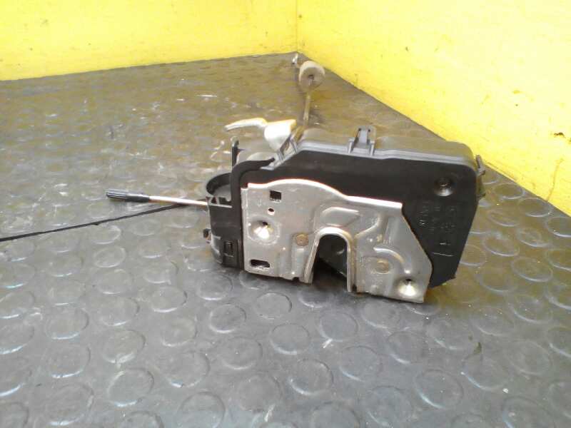 MERCEDES-BENZ C-Class W203/S203/CL203 (2000-2008) Front Right Door Lock 2037200435 19026831