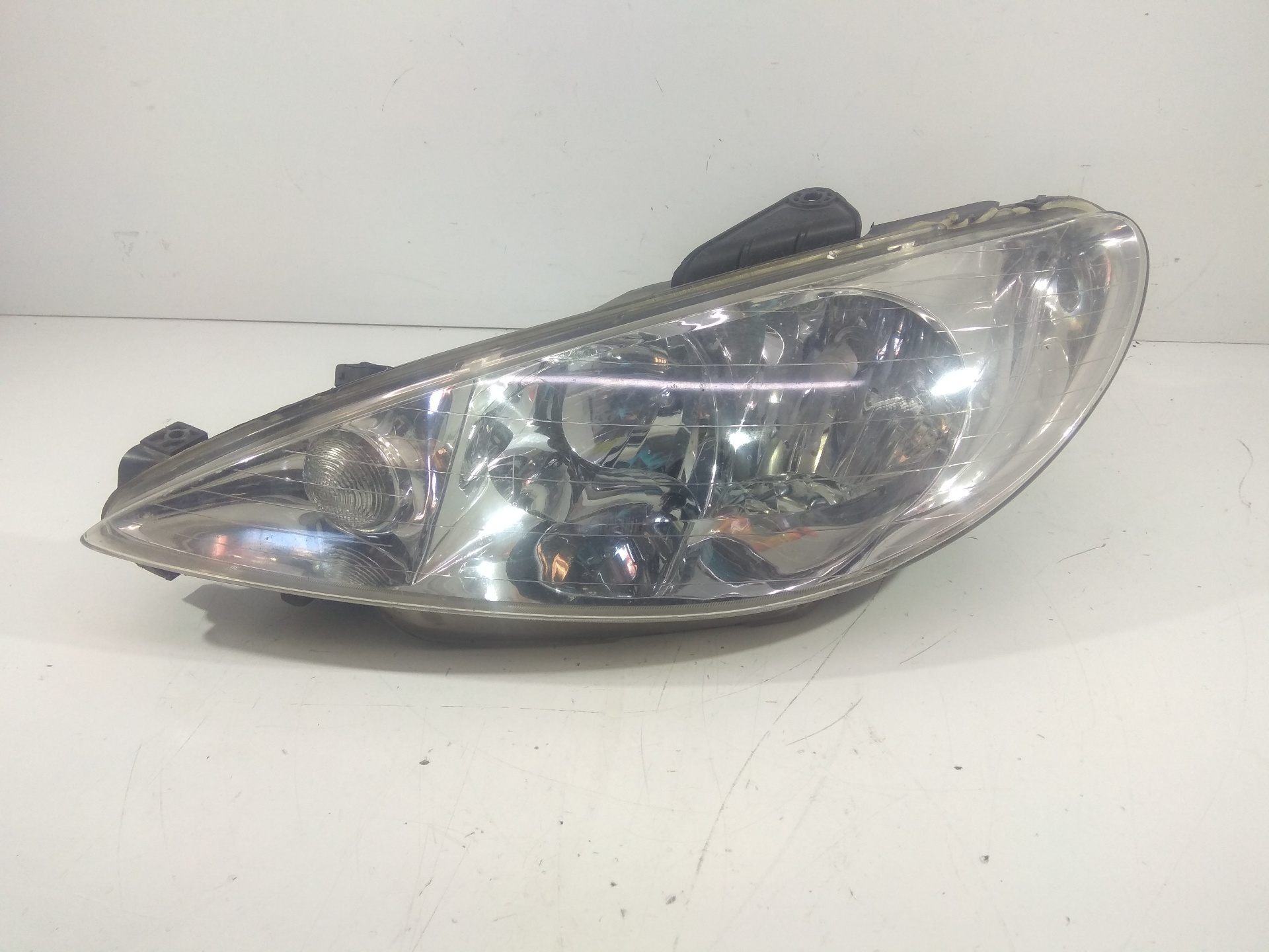 PEUGEOT 206 1 generation (1998-2009) Phare avant gauche FASEII 19099489