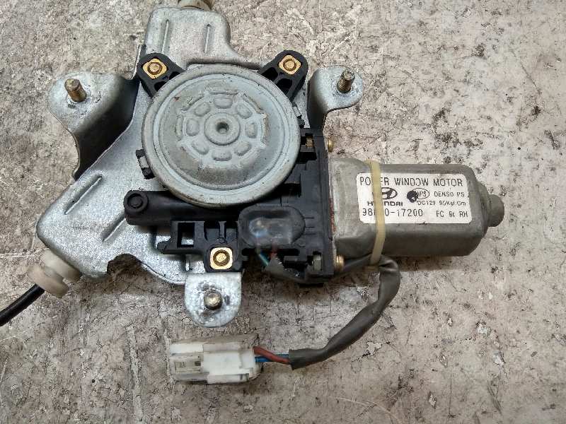 HYUNDAI Santa Fe SM (2000-2013) Bakre høyre dør vindusregulator 9882017200 18943332