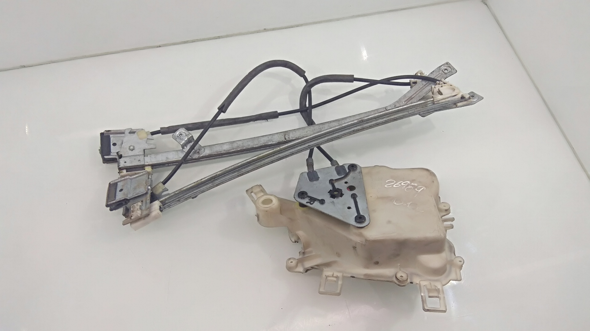 SEAT Toledo 3 generation (2004-2010) Стеклоподъемник передней правой двери 5P0837402A 26587832