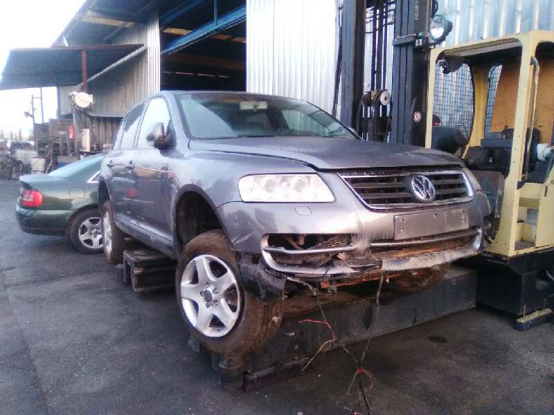 VOLKSWAGEN Touareg 1 generation (2002-2010) Vanne EGR 070128070C 25226573