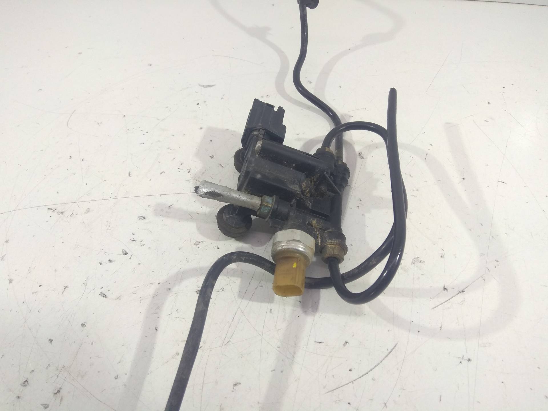 LAND ROVER Discovery 4 generation (2009-2016) Solenoid Valve RVH000046 19126373