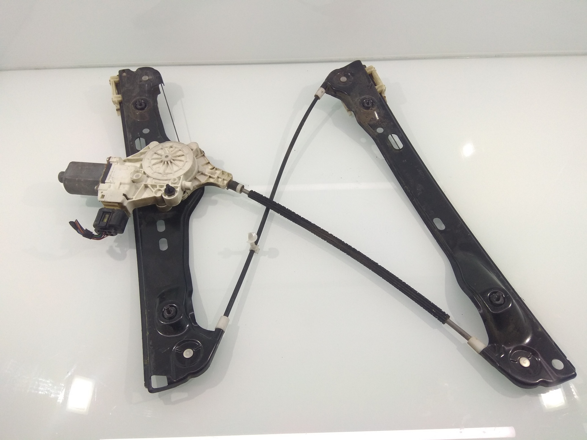 BMW 1 Series E81/E82/E87/E88 (2004-2013) Front Left Door Window Regulator 0130822226 24406670