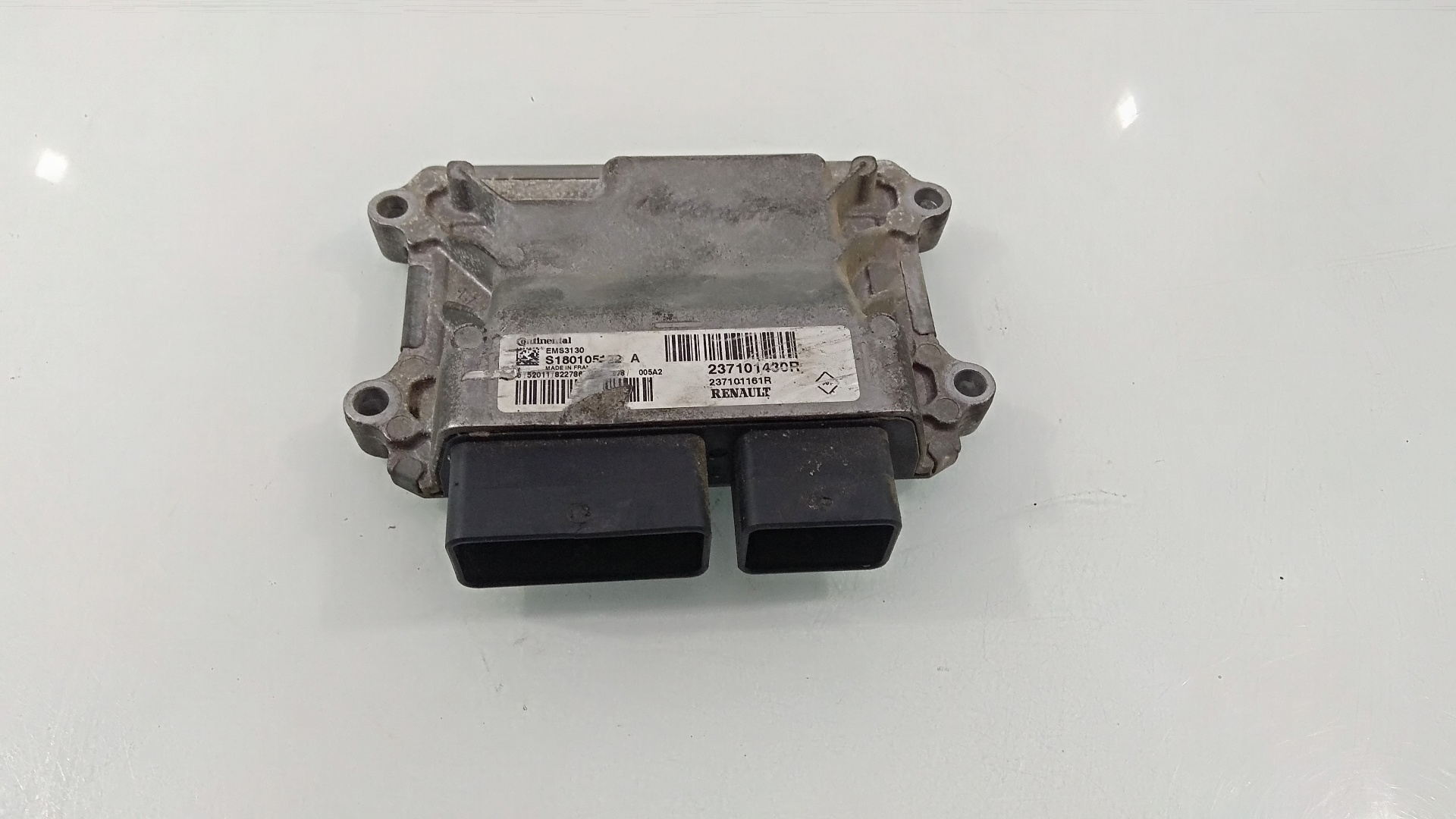 DACIA Moottorin ohjausyksikkö ECU 237101430R 24409032