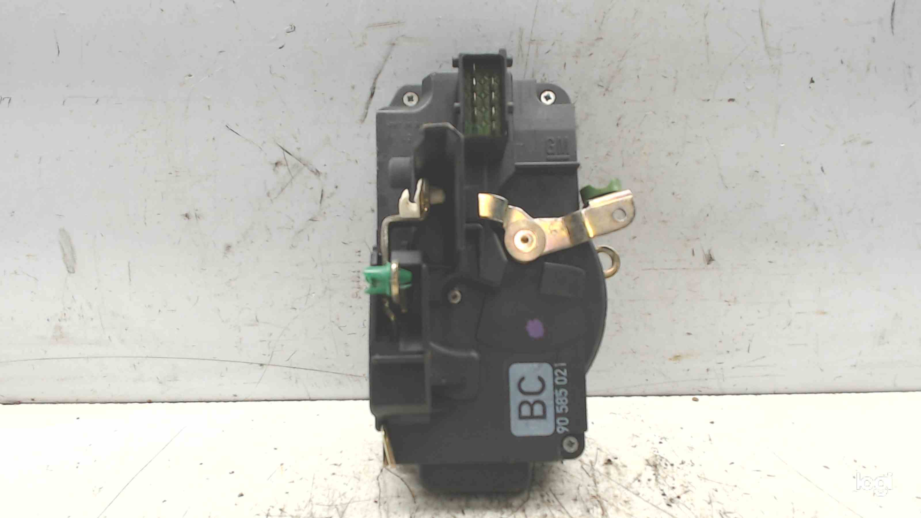 OPEL Vectra B (1995-1999) Front Left Door Lock 90585021 24686666