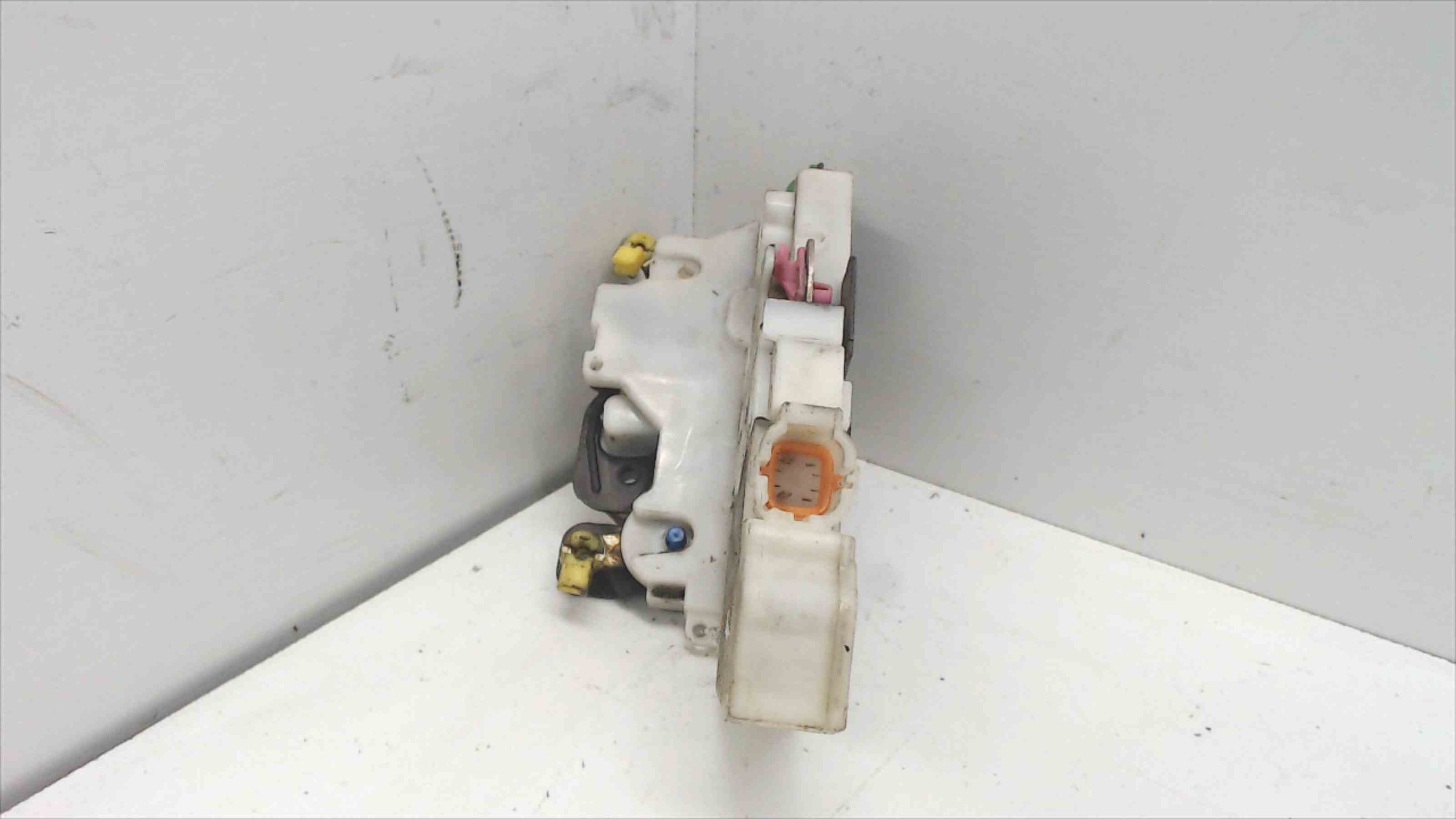 MERCEDES-BENZ F-Series Rear Right Door Lock 805025P010 24689881