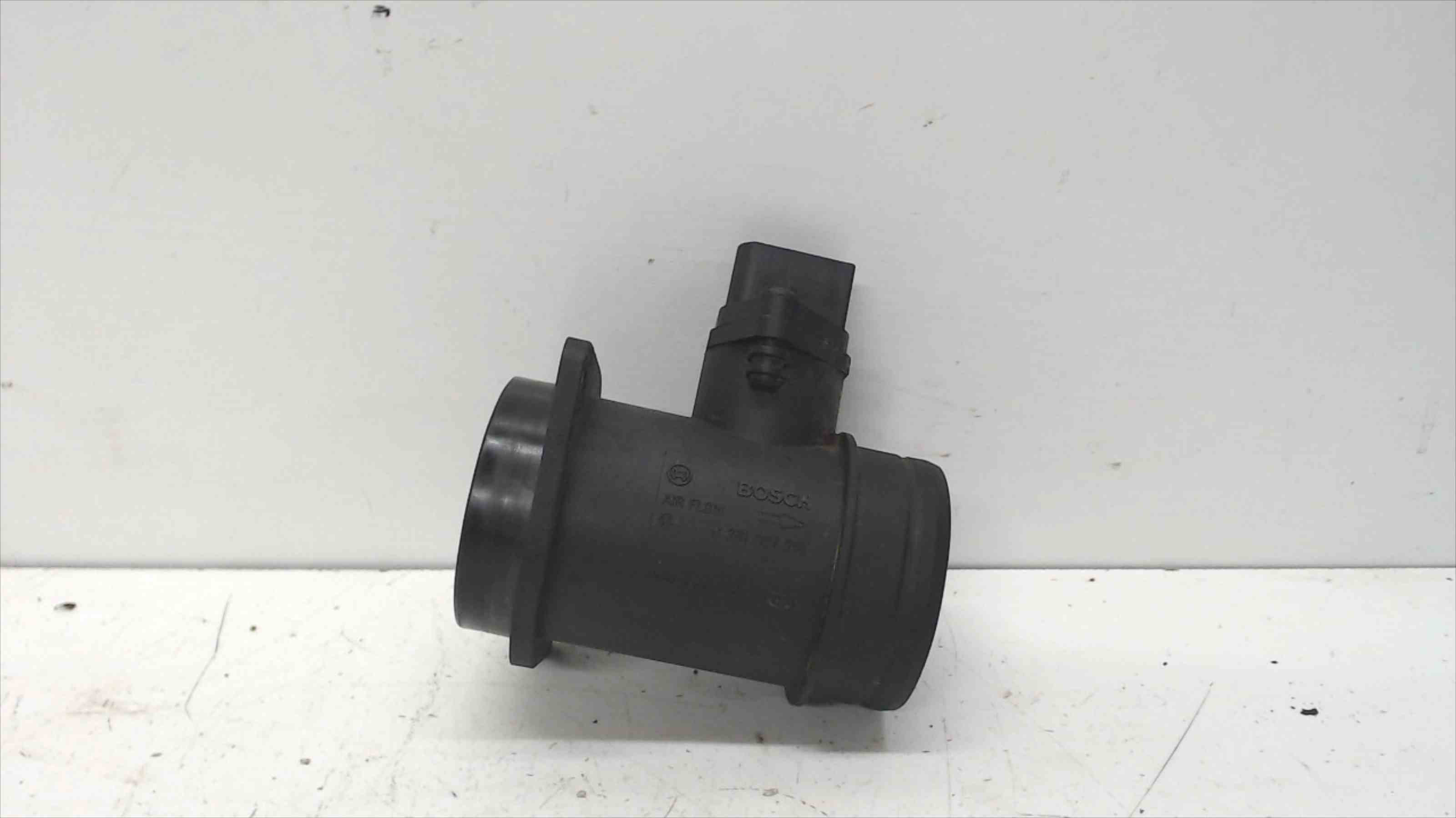 VOLKSWAGEN Passat B5 (1996-2005) Mass Air Flow Sensor MAF 0281002216 24690887