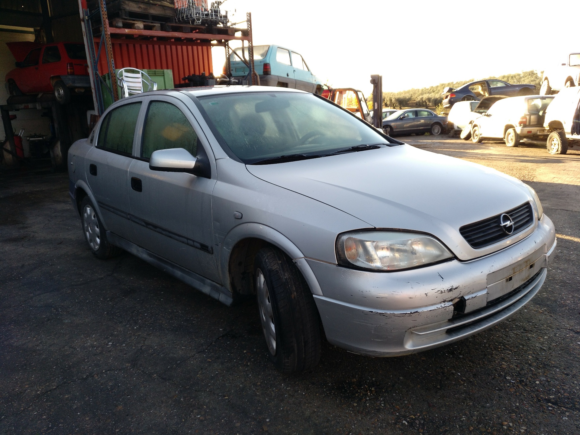 OPEL Astra H (2004-2014) Priekšējais labais spārns 6102364 24689721