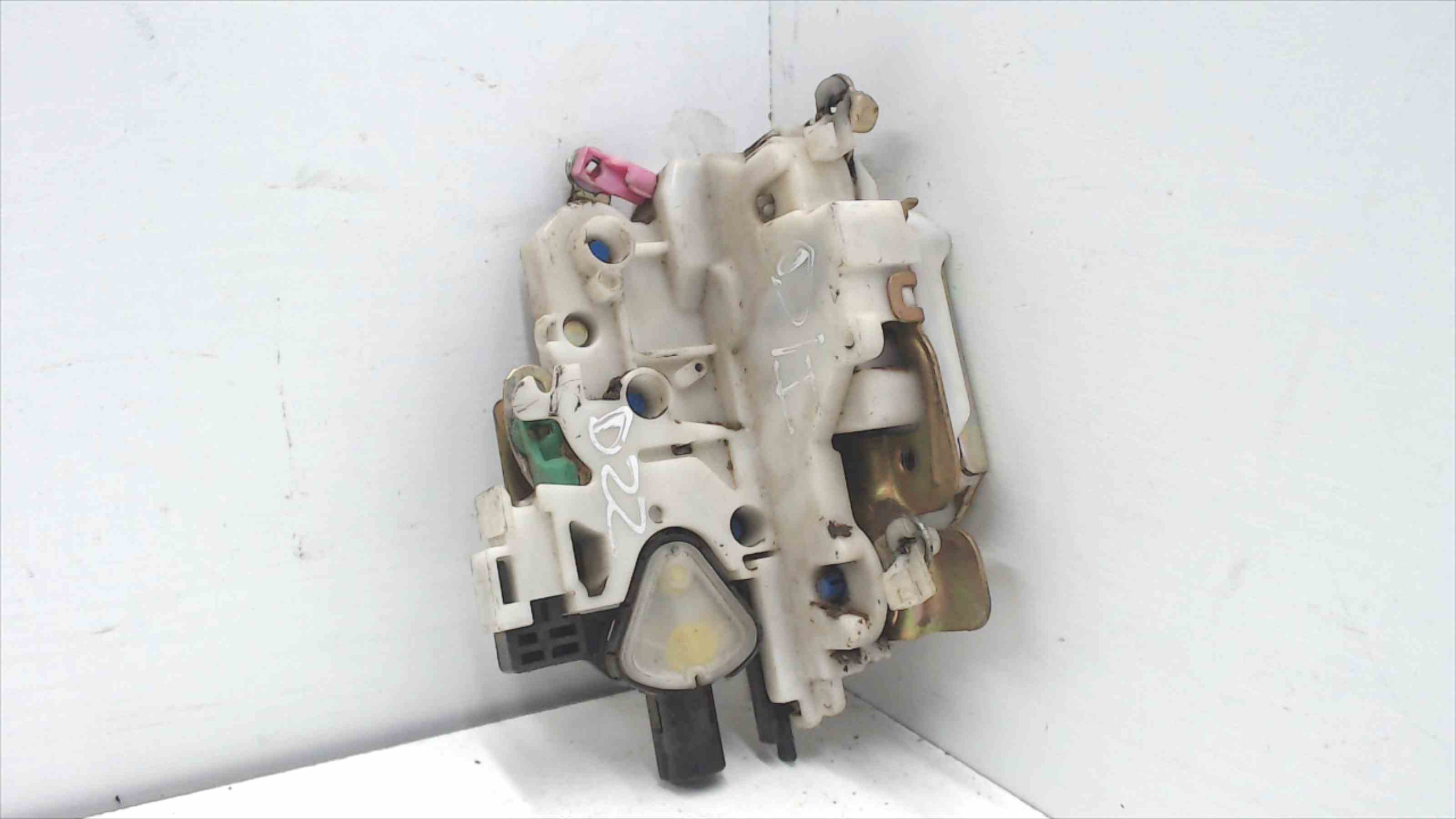 FORD USA Navara D22 (1997-2005) Front Left Door Lock 805035P060 24689854