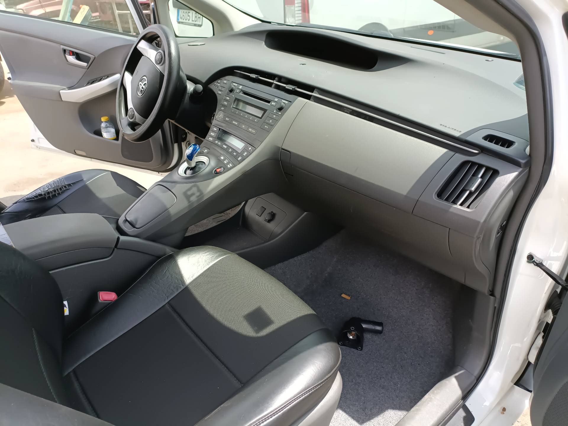 TOYOTA Prius 3 generation (XW30) (2009-2015) Priekinės dešinės durys 6700147070, 2ZRFXE 22532391