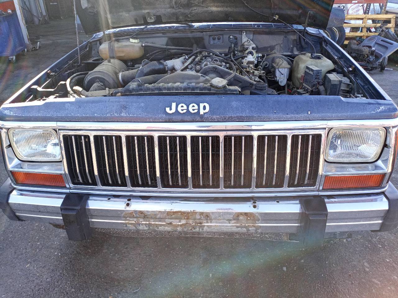JEEP Cherokee 2 generation (XJ)  (1997-2001) Radiator Grille J8S 24257125