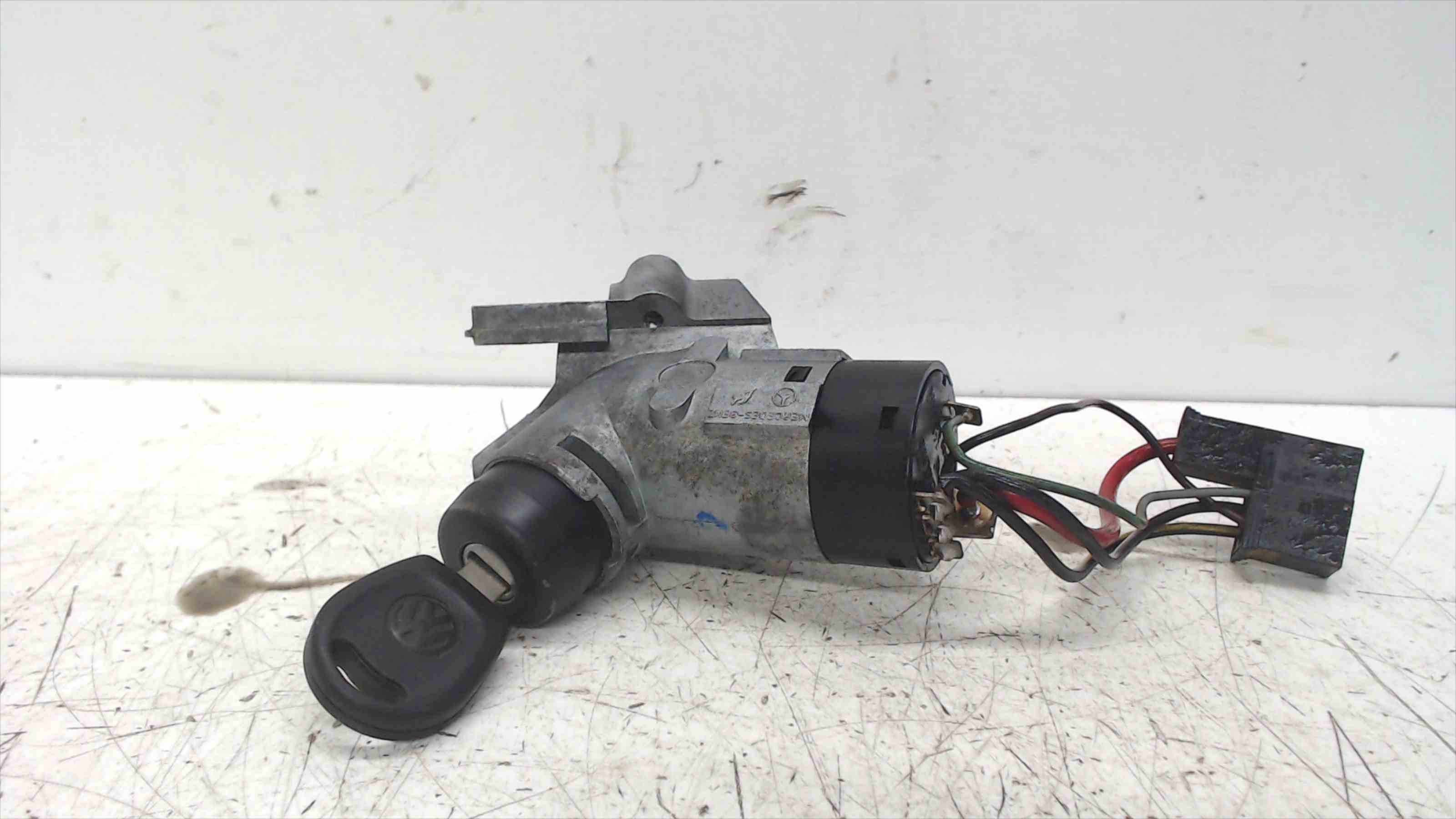 SEAT LT 2 generation (1996-2006) Ignition Lock 0005458108 24311455