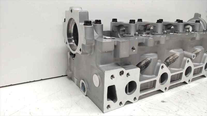 HYUNDAI Santa Fe CM (2006-2013) Engine Cylinder Head D4EB 24256142