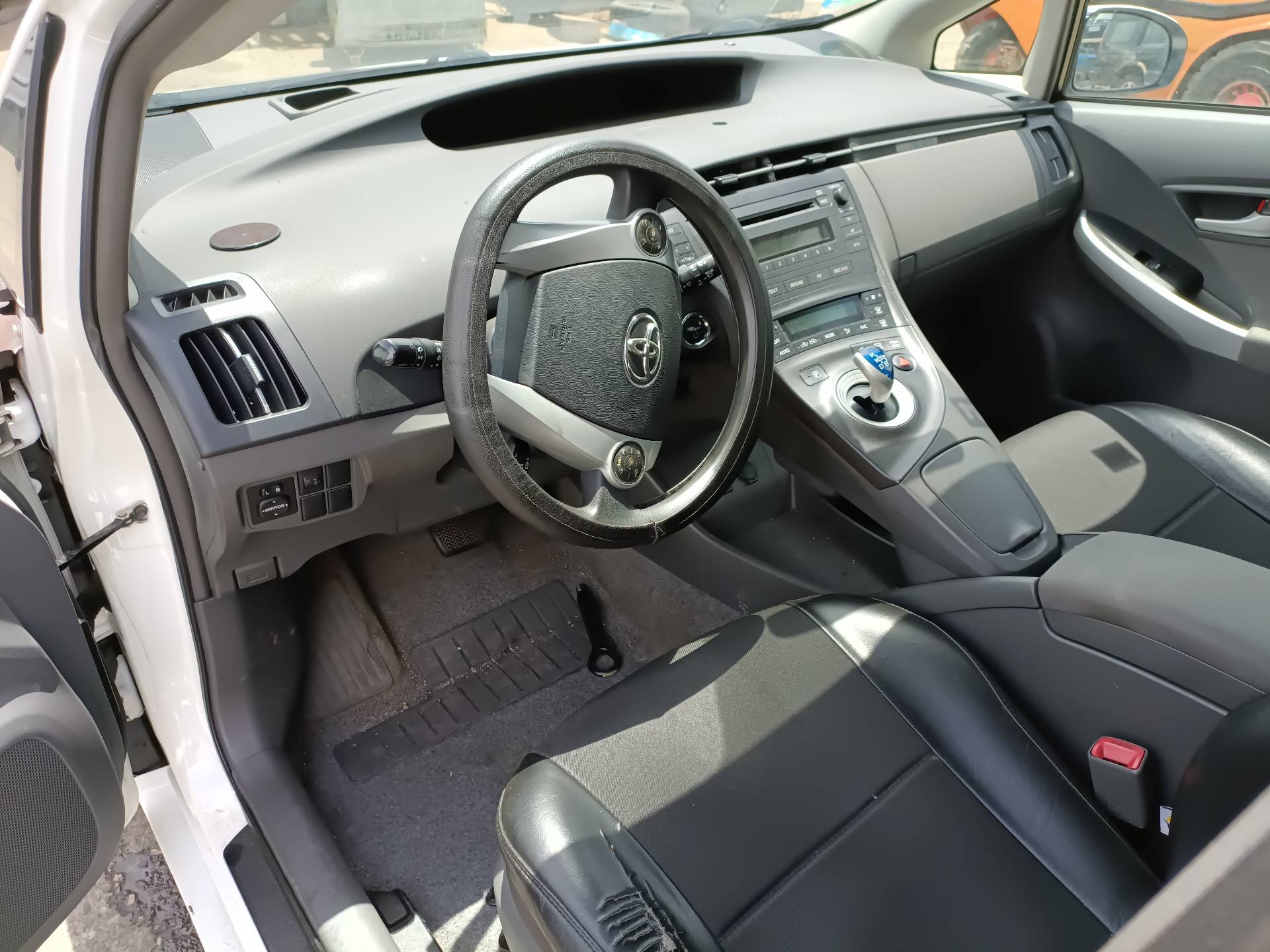 TOYOTA Prius 3 generation (XW30) (2009-2015) Priekinės dešinės durys 6700147070, 2ZRFXE 22532391