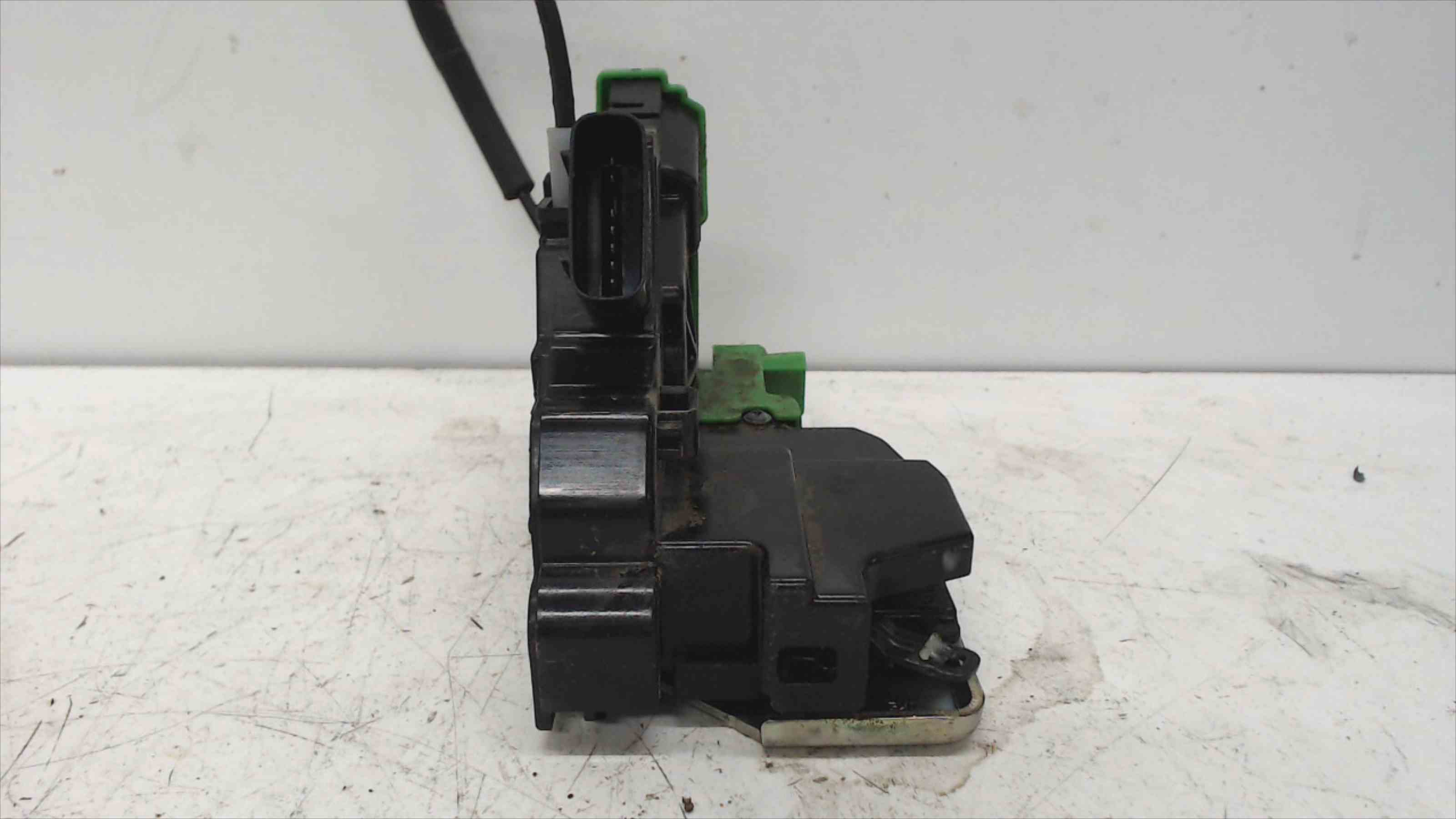 KIA Carens 3 generation (RP) (2013-2019) Front Left Door Lock 81310A4010 24690577