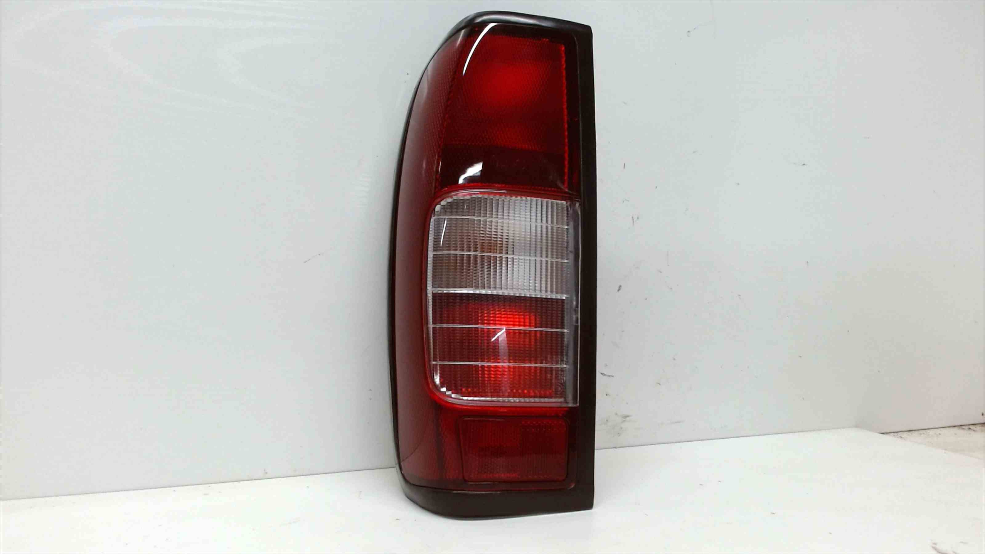 NISSAN Navara D22 (1997-2005) Rear Left Taillight NP300 22521855