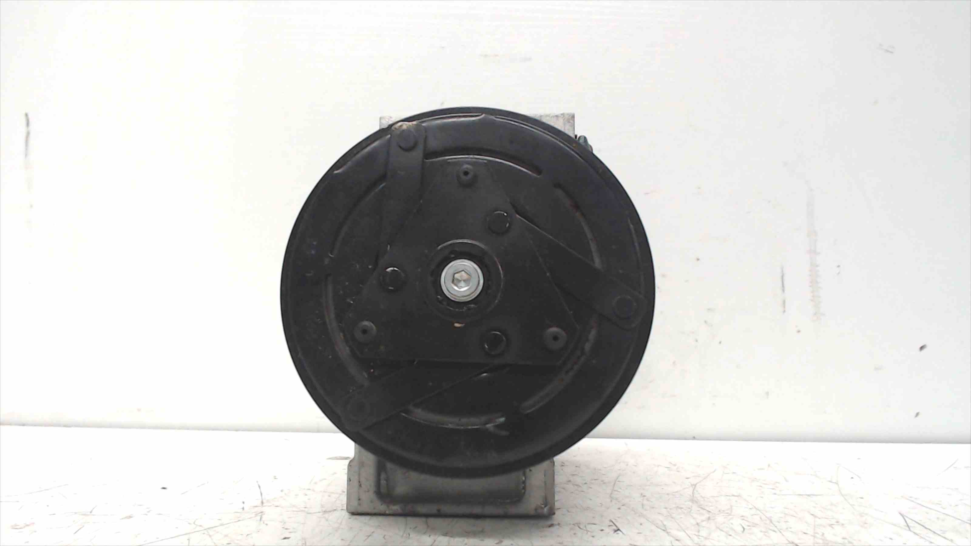 RENAULT Captur 1 generation (2013-2019) Air Condition Pump 926004423R 24310524