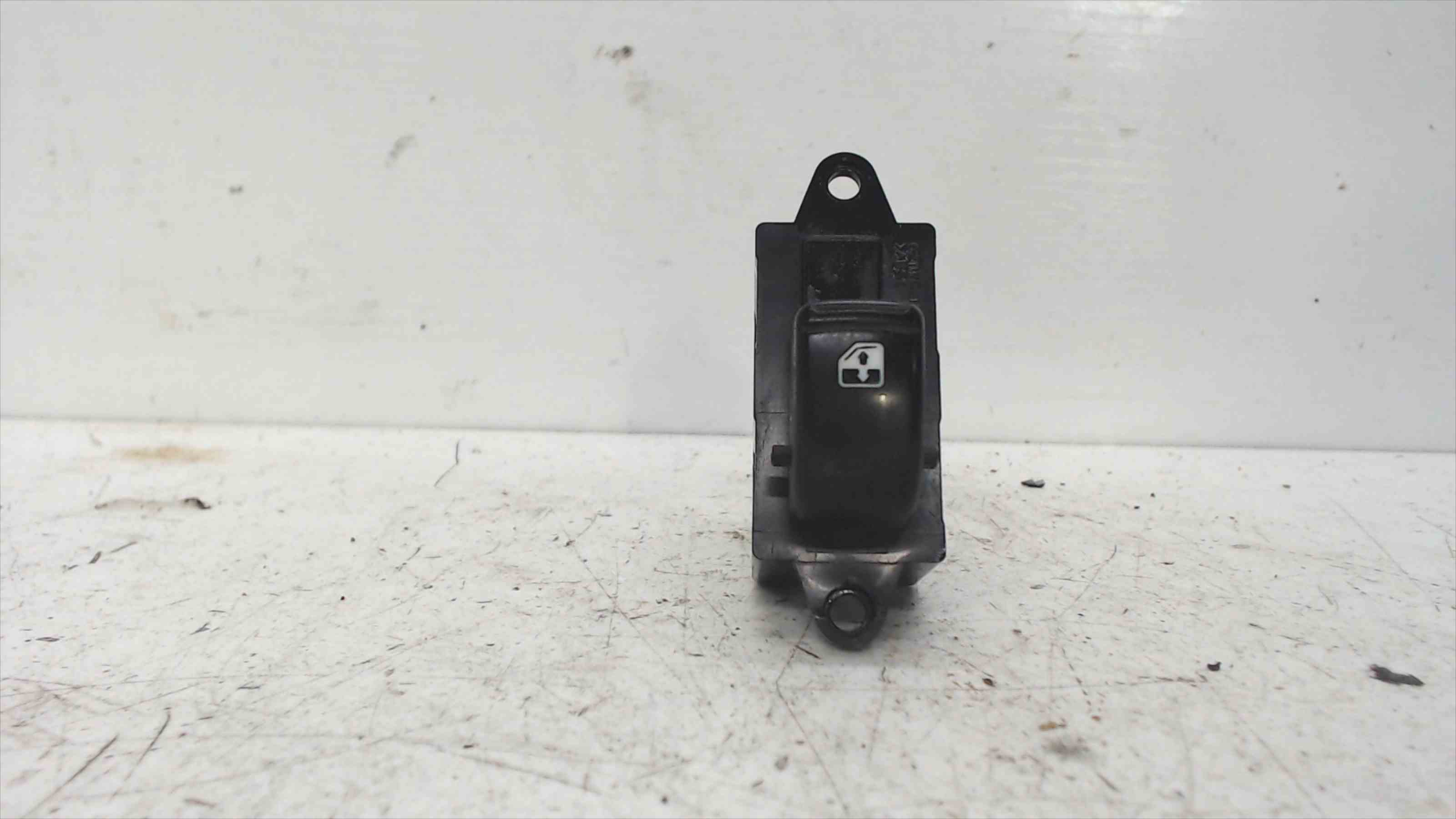 SSANGYONG 2 generation (WJ) (1999-2004) Rear Right Door Window Control Switch 96190777 24691891