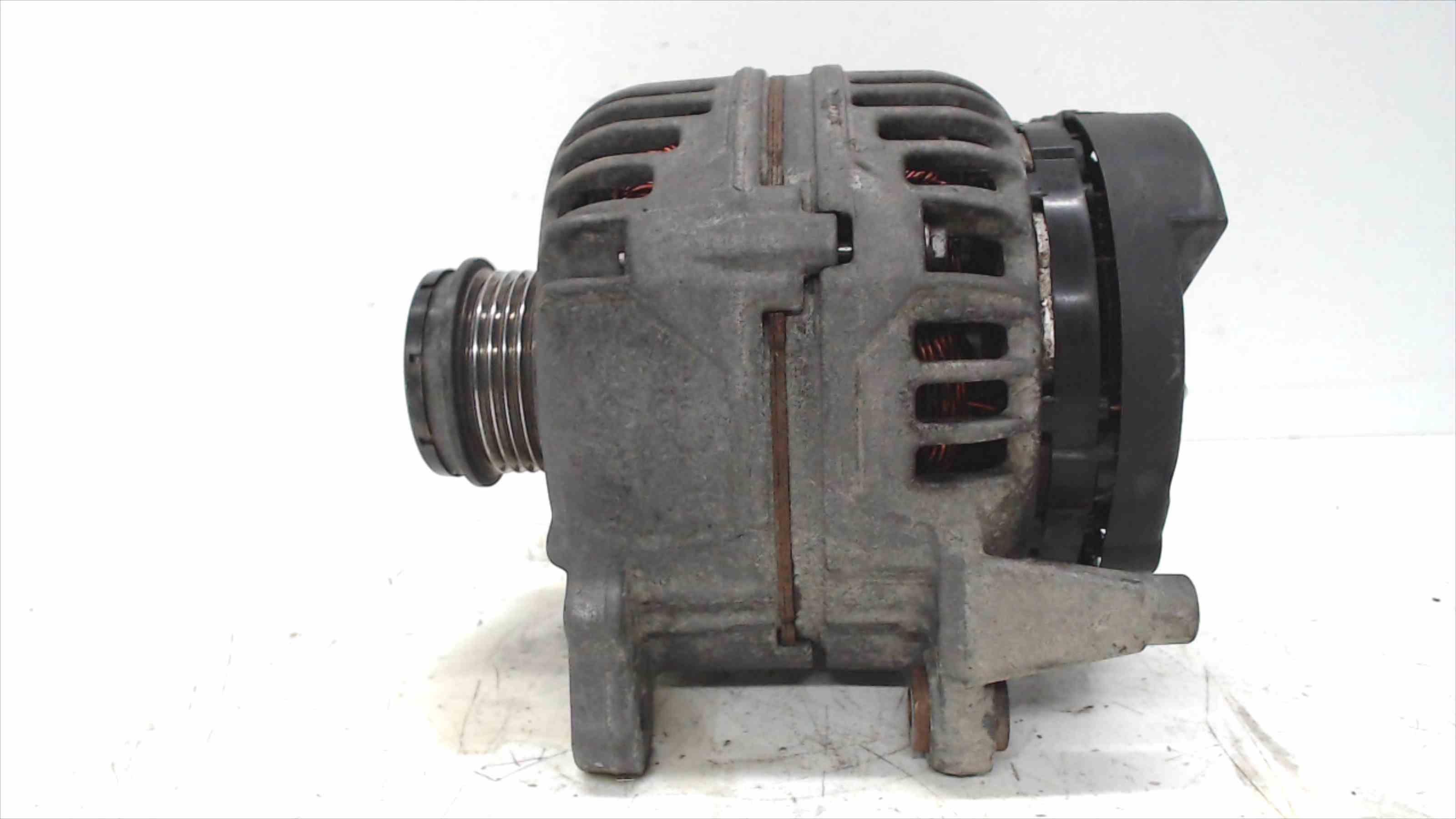 VOLKSWAGEN Passat B5 (1996-2005) Alternator 028903031 24690442