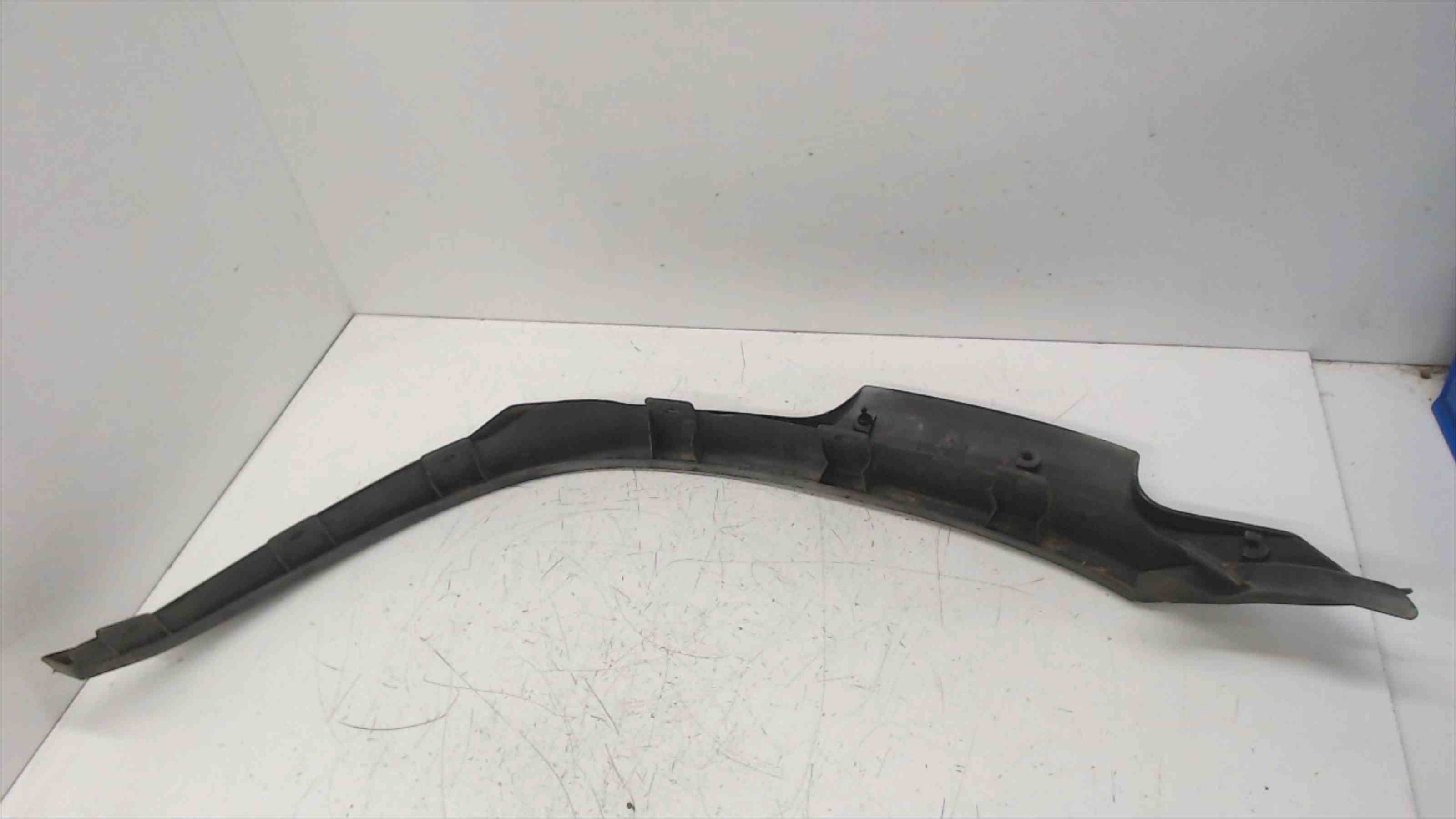 VOLVO Rear Right Fender Molding 938267F600 24691084