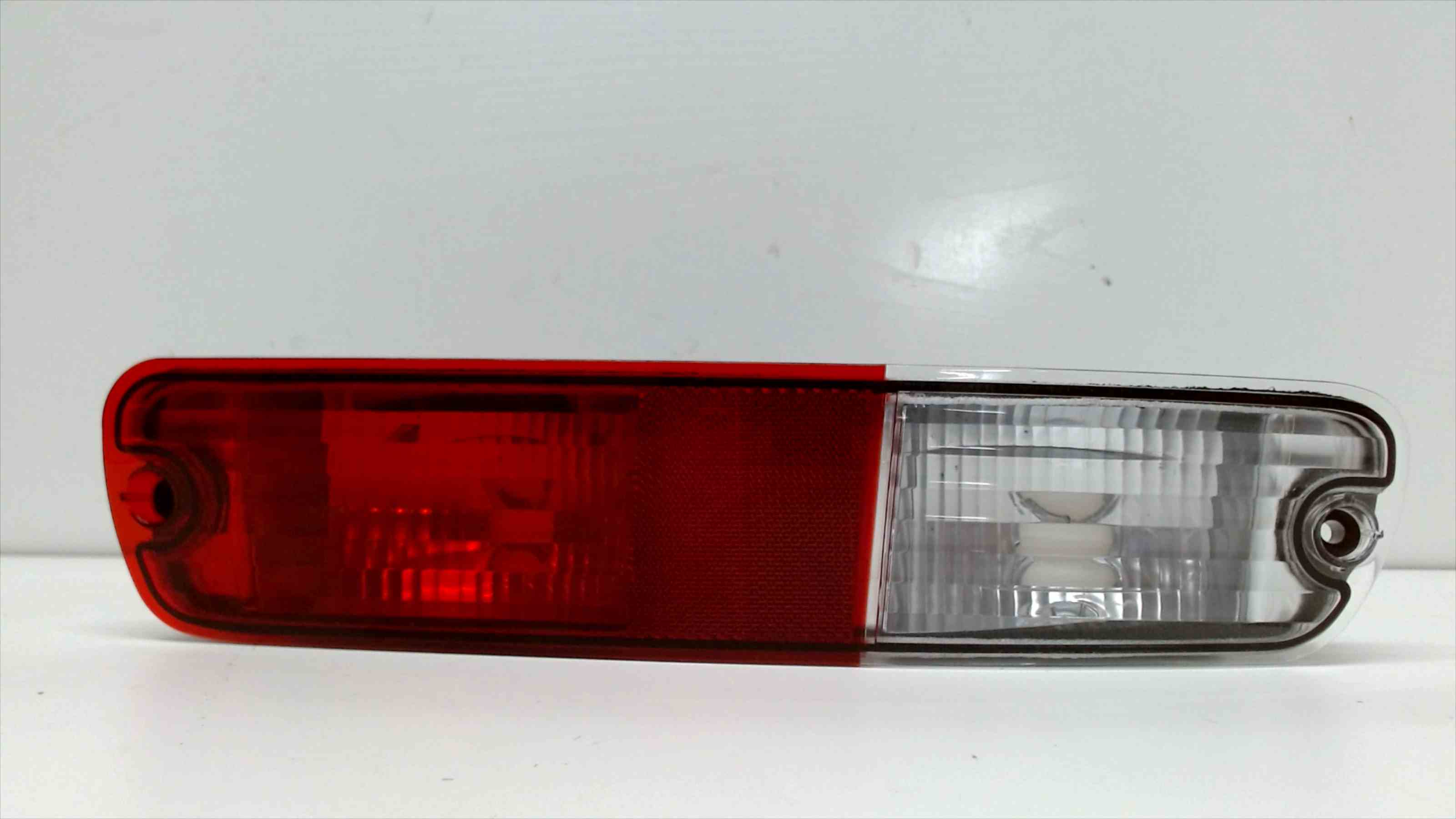 MITSUBISHI Pajero 3 generation (1999-2006) Rear Right Taillight Lamp 2141317R 24688903