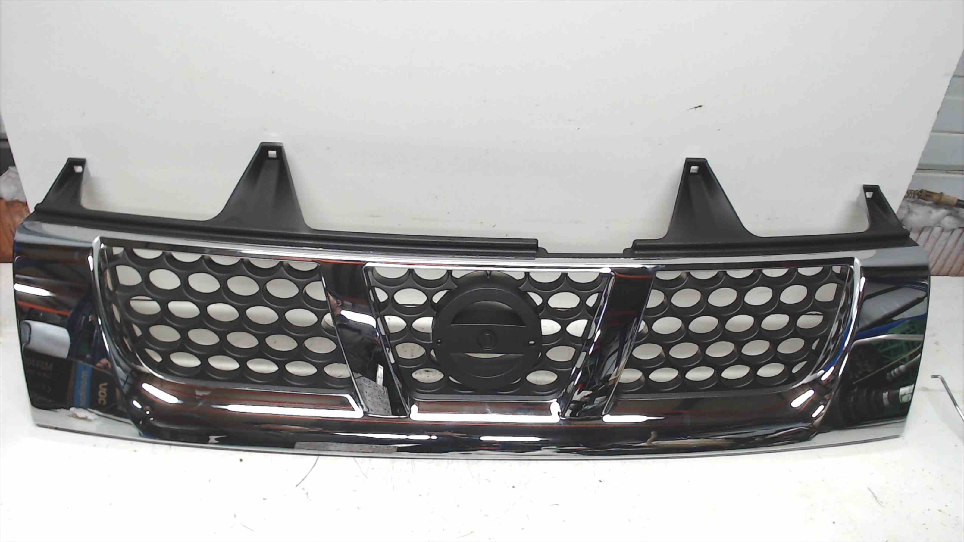NISSAN Radiator Grille D22NP300 22532074