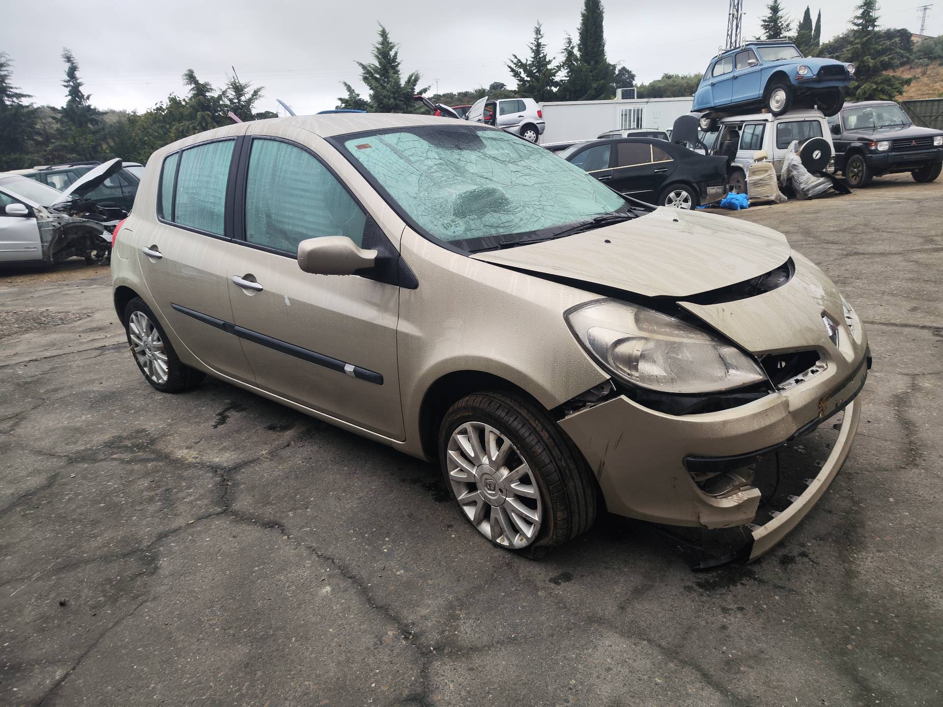 CHEVROLET Clio 2 generation (1998-2013) Pravé zadní světlo 24692191