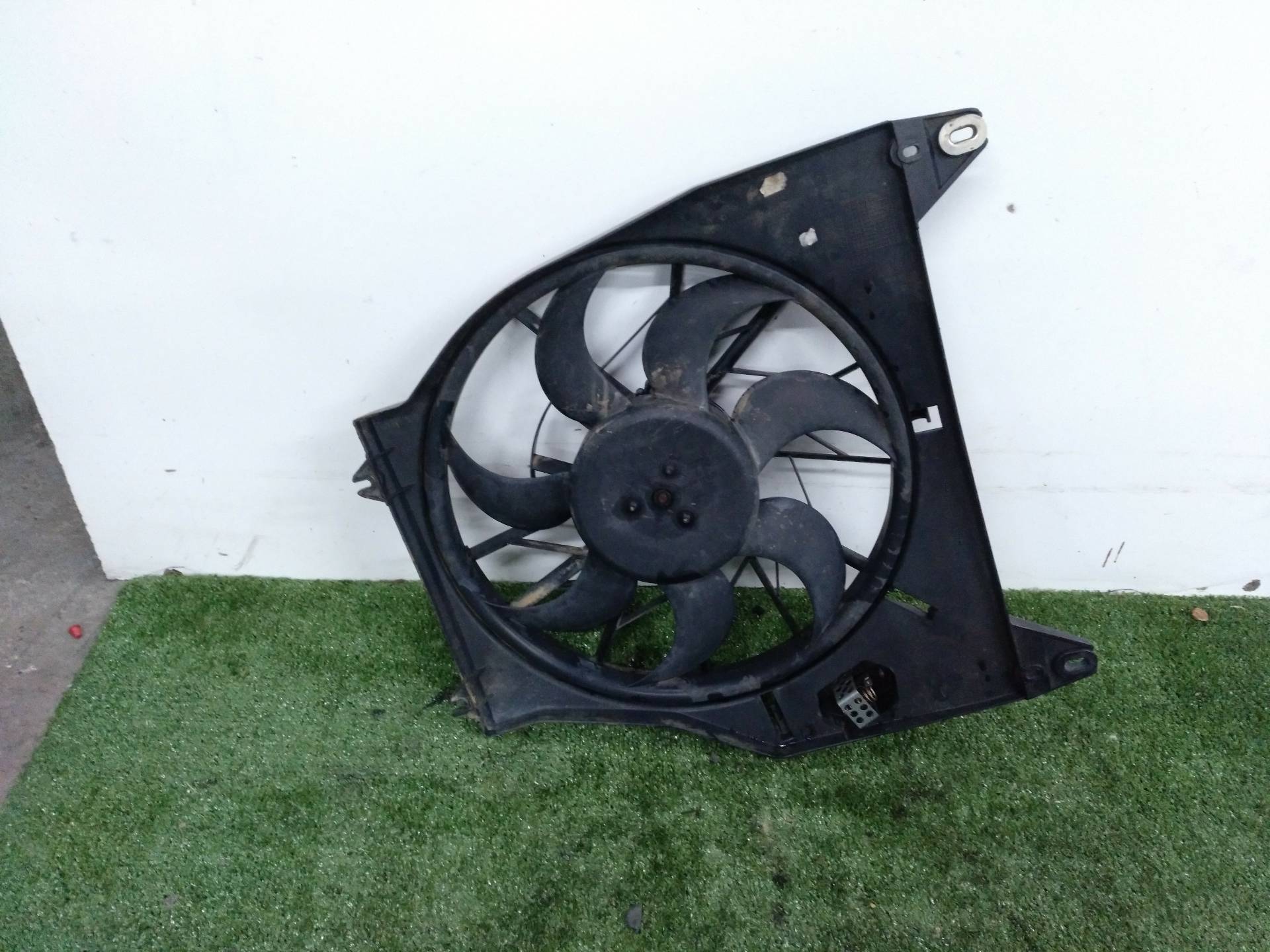 RENAULT Kangoo 2 generation (2007-2021) Diffuser Fan 7700301253 24687213