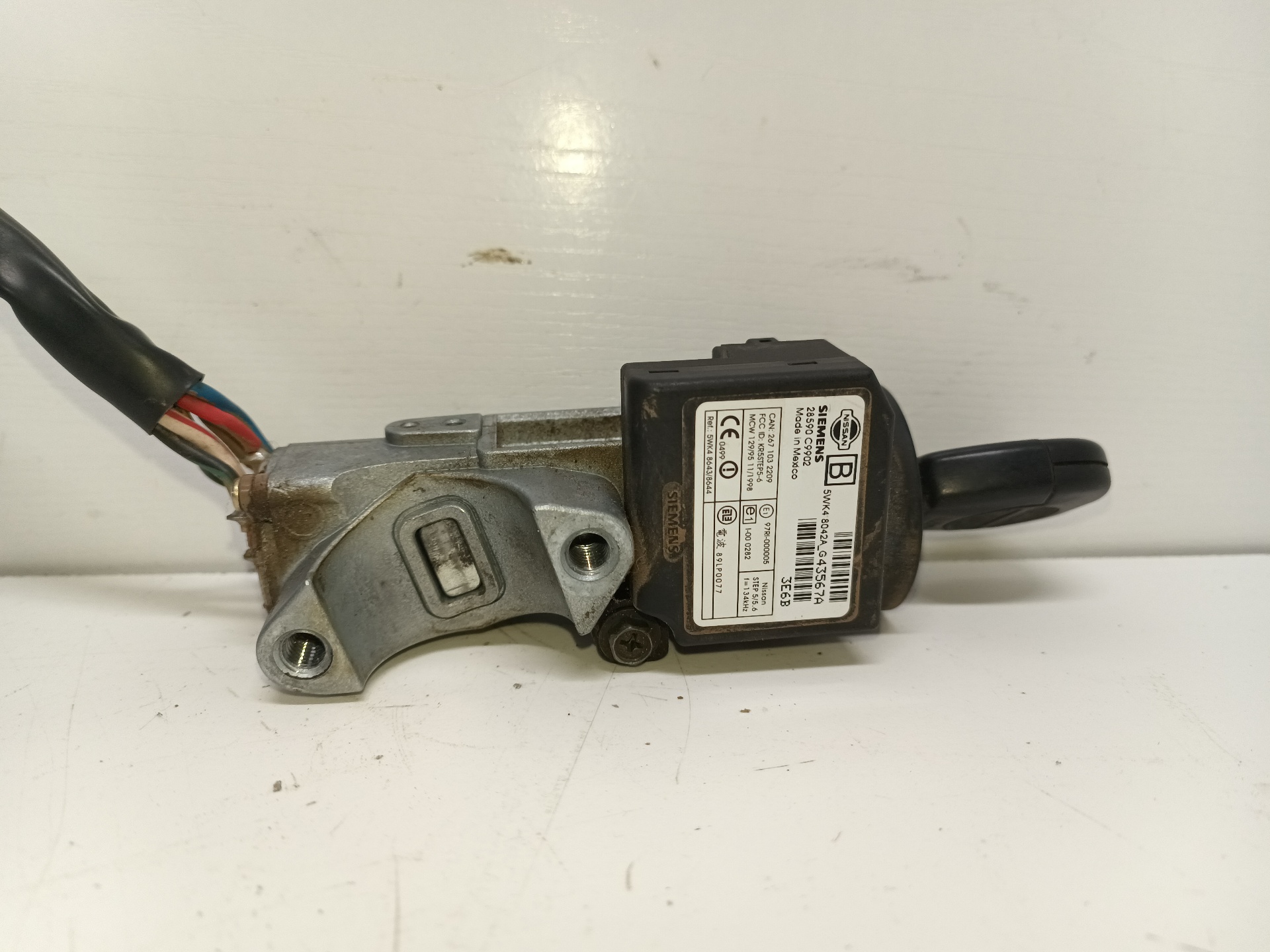 FORD USA Navara D22 (1997-2005) Ignition Lock D22 24260575