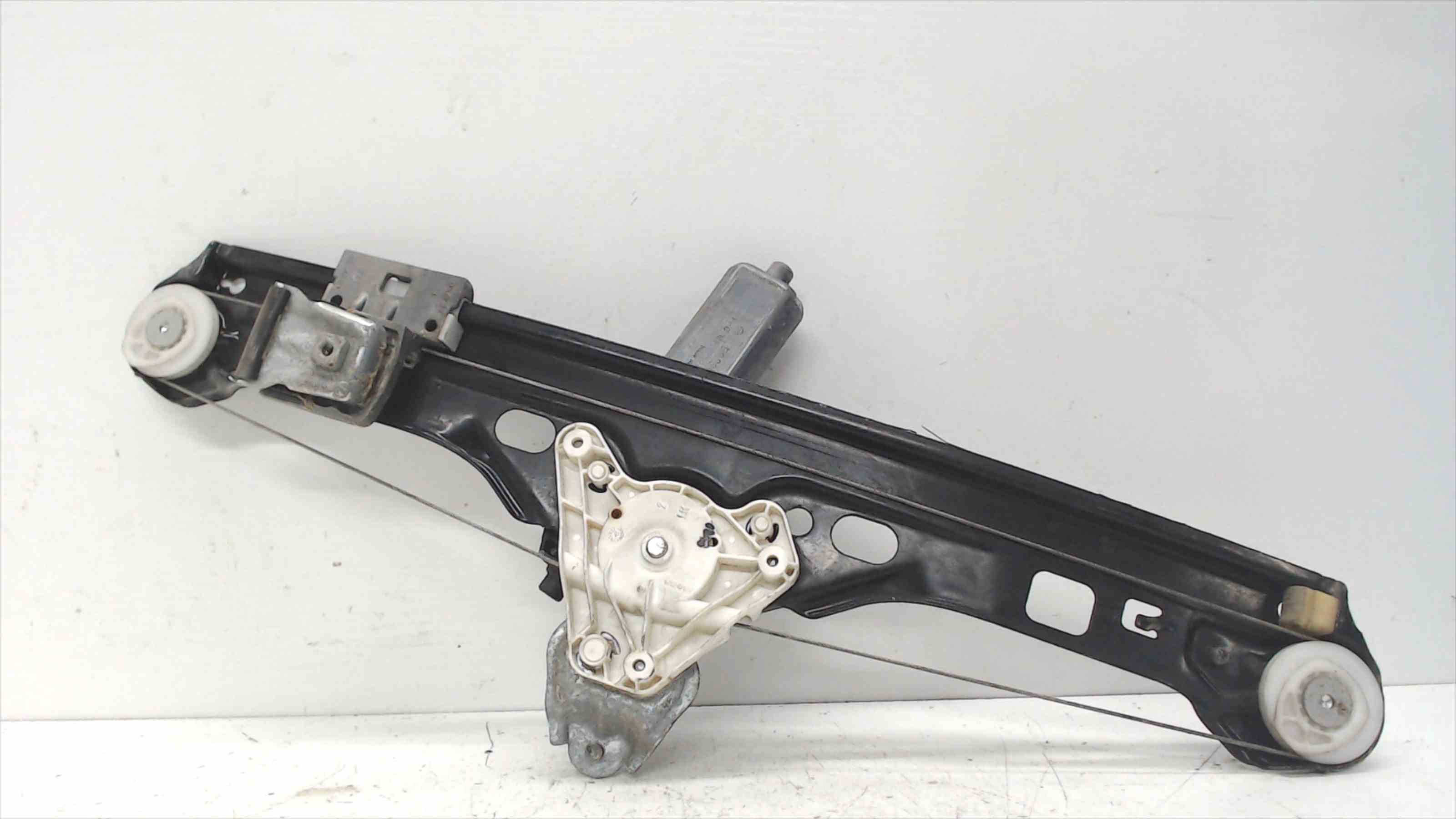 MERCEDES-BENZ C-Class W203/S203/CL203 (2000-2008) Rear left door window lifter A2038202942 24691901