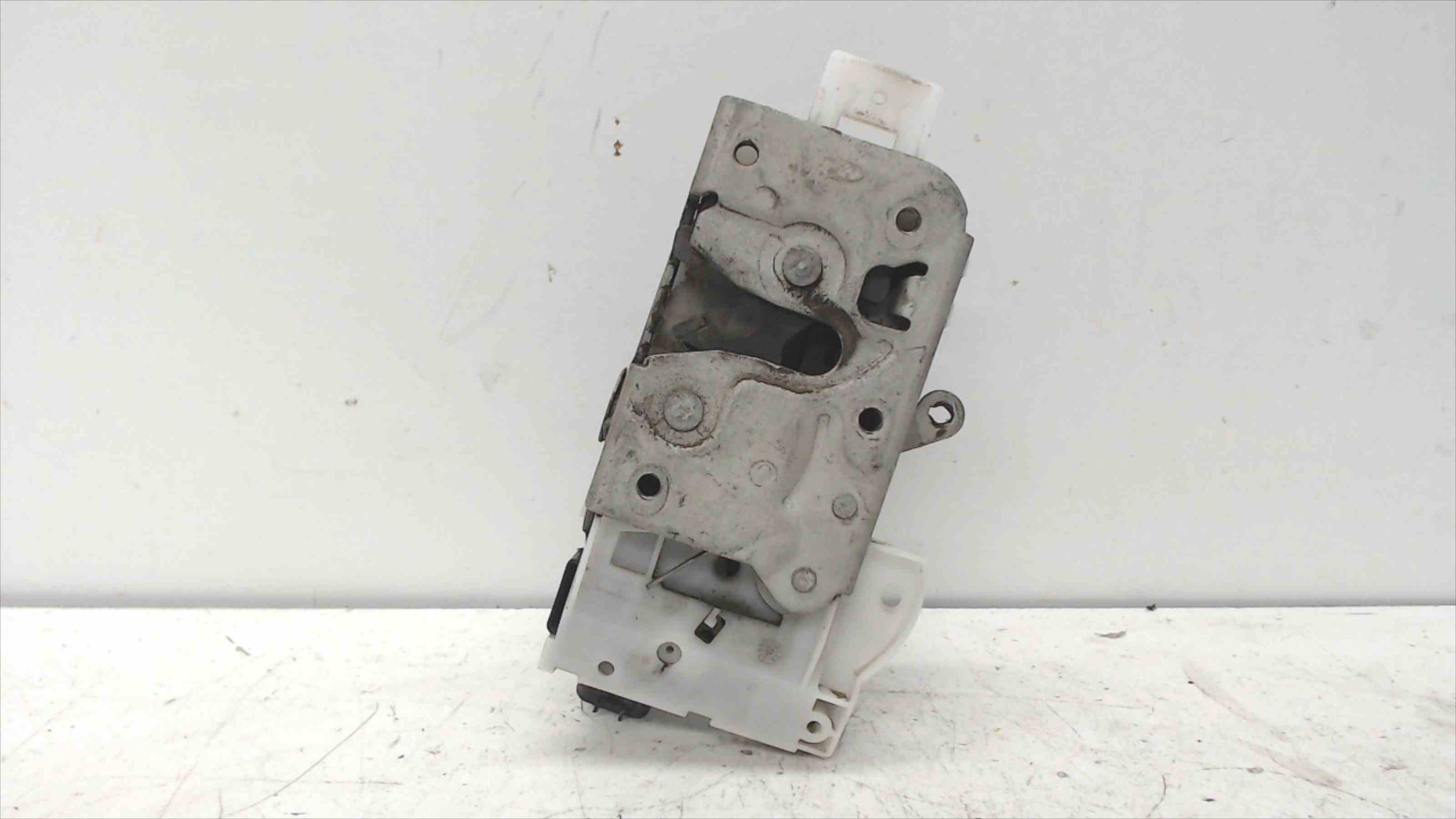 FORD Mondeo 3 generation (2000-2007) Front Right Door Lock 24690635