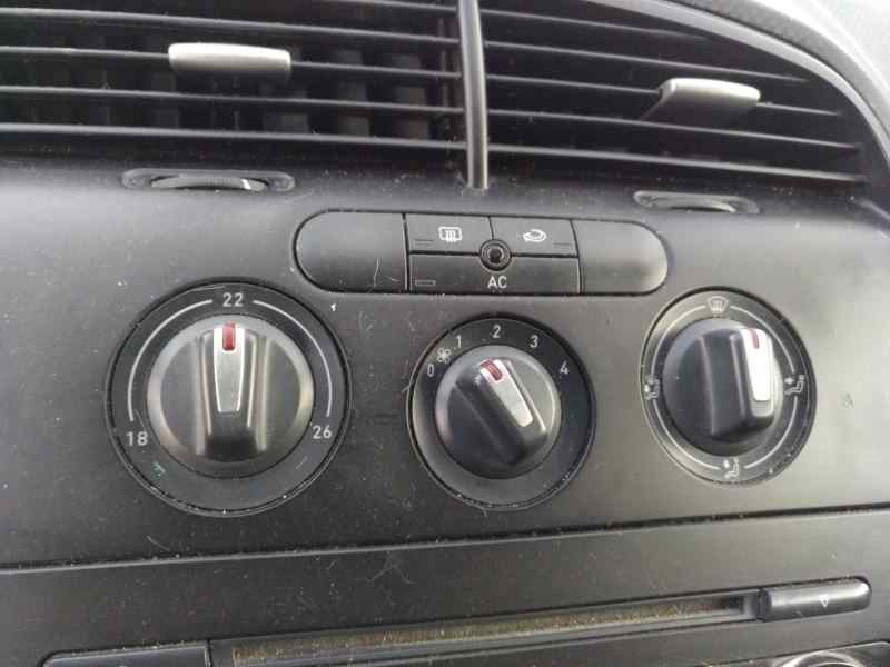 SEAT Altea 1 generation (2004-2013) Headlight Switch Control Unit 5P0919094 24689473