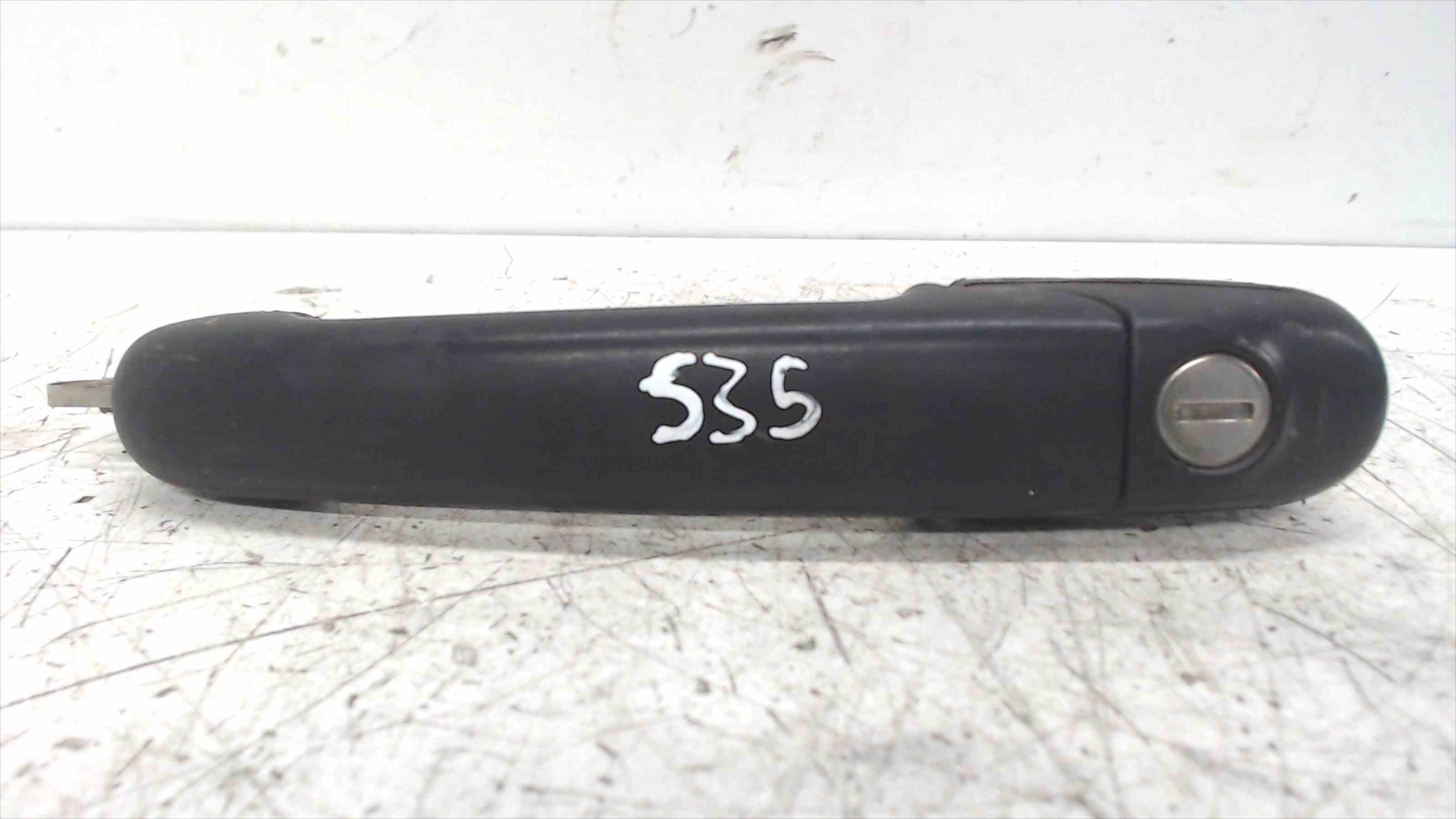SEAT Cordoba 1 generation (1993-2003) Наружная ручка передней правой двери 24692538
