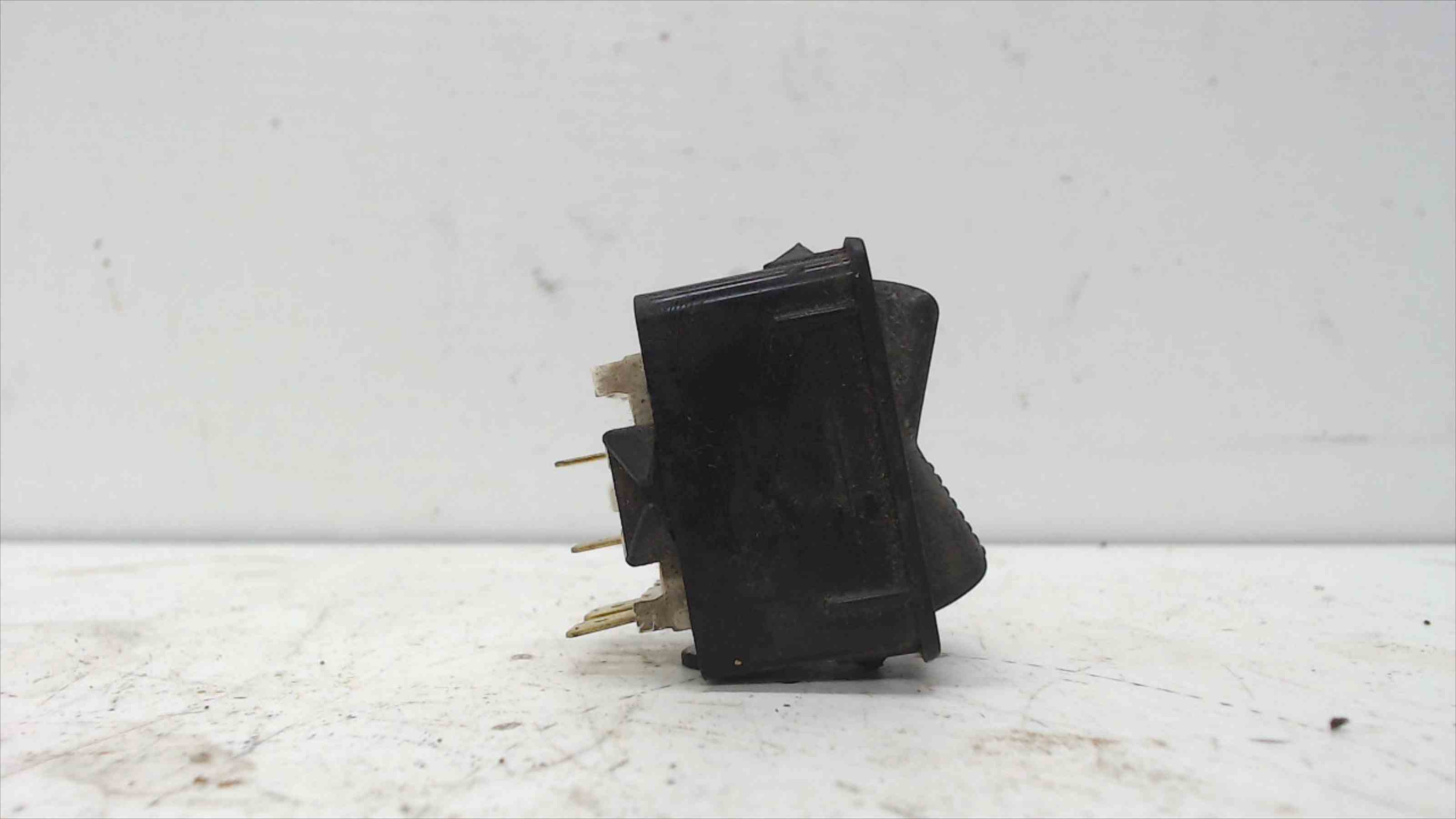 VOLVO Focus 1 generation (1998-2010) Other part ANTINIEBLA 24690516