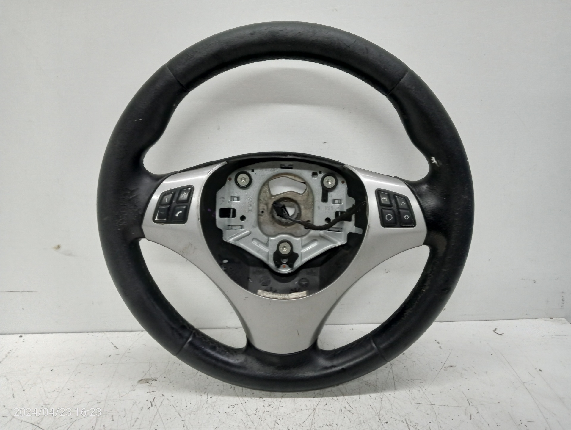 BMW 3 Series E90/E91/E92/E93 (2004-2013) Steering Wheel 6770927 25407230