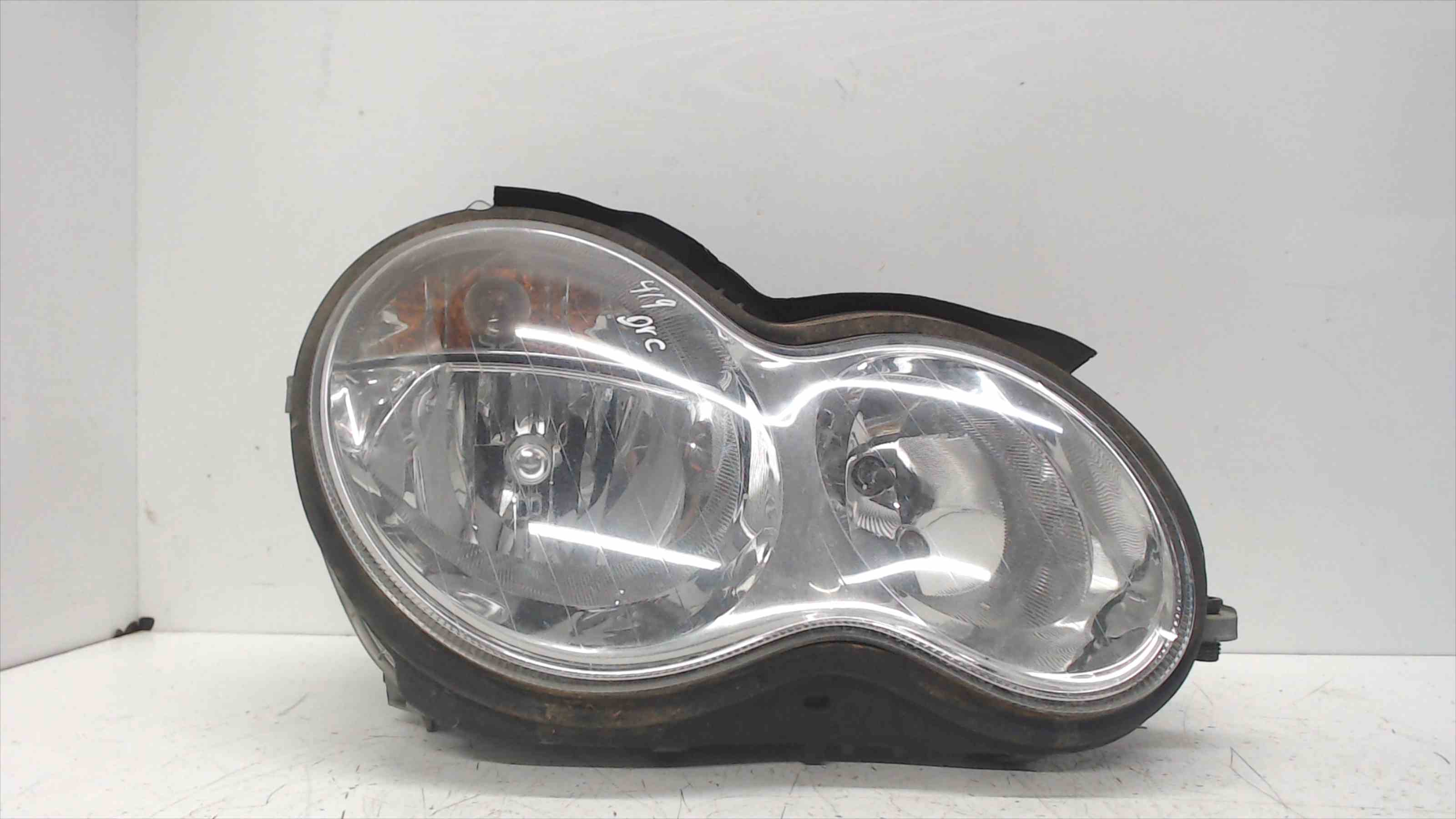 MERCEDES-BENZ C-Class W203/S203/CL203 (2000-2008) Front Right Headlight 0301166206 22523728