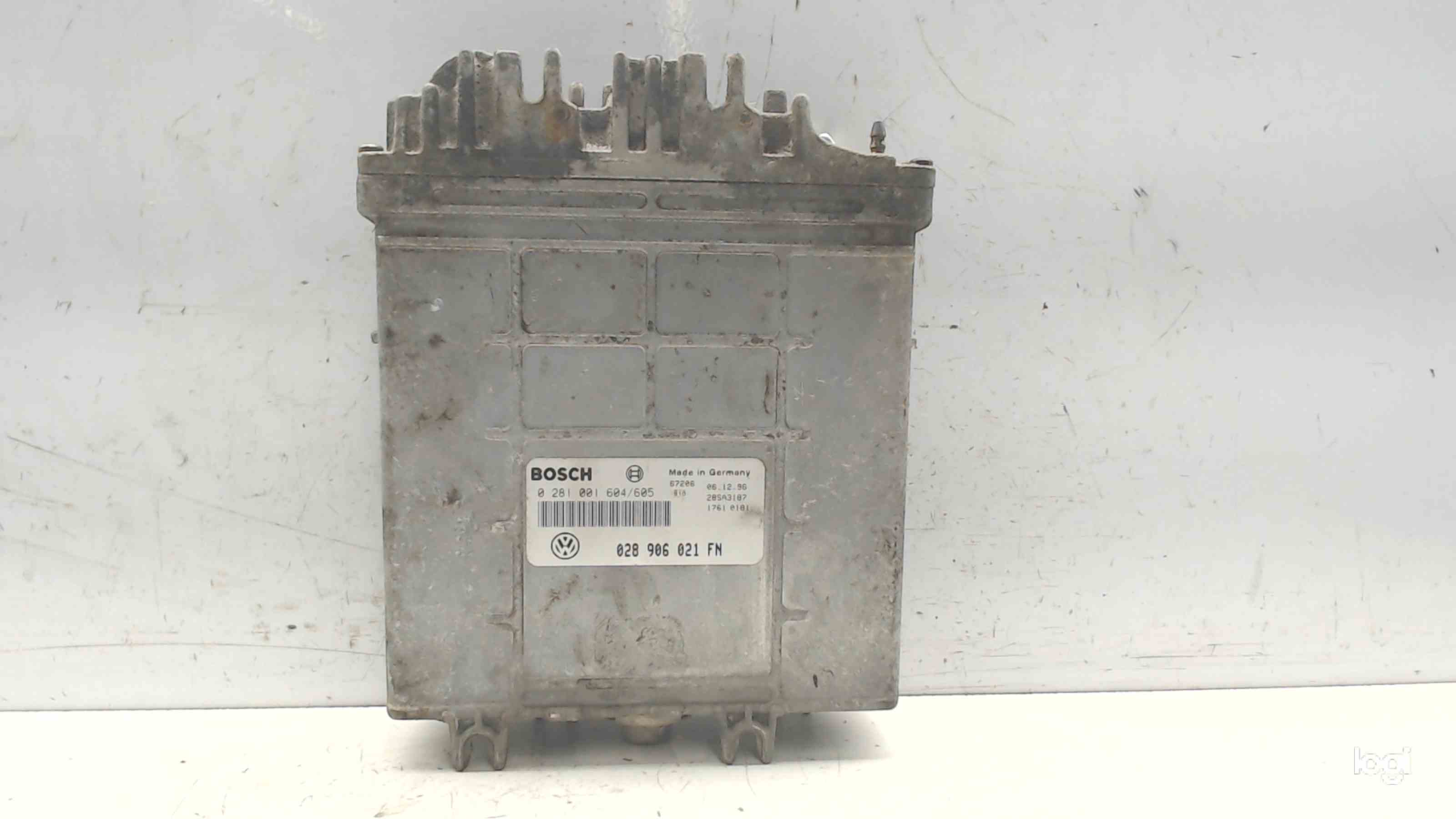 AUDI A4 B5/8D (1994-2001) Moottorin ohjausyksikkö ECU 028906021 22526842