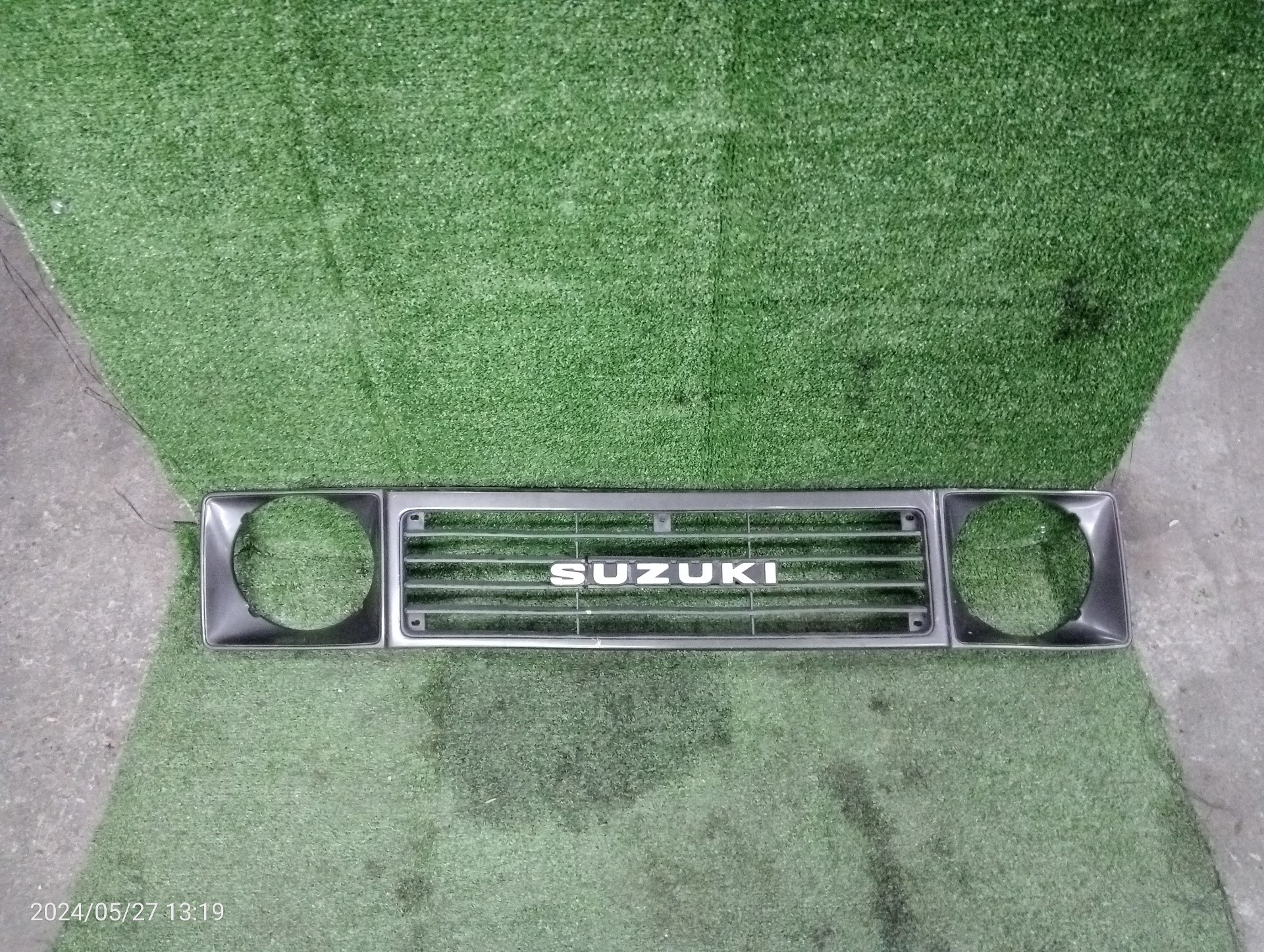 SUZUKI Samurai SJ20 (1981-1998) Radiator Grille 721118301009E 25365827