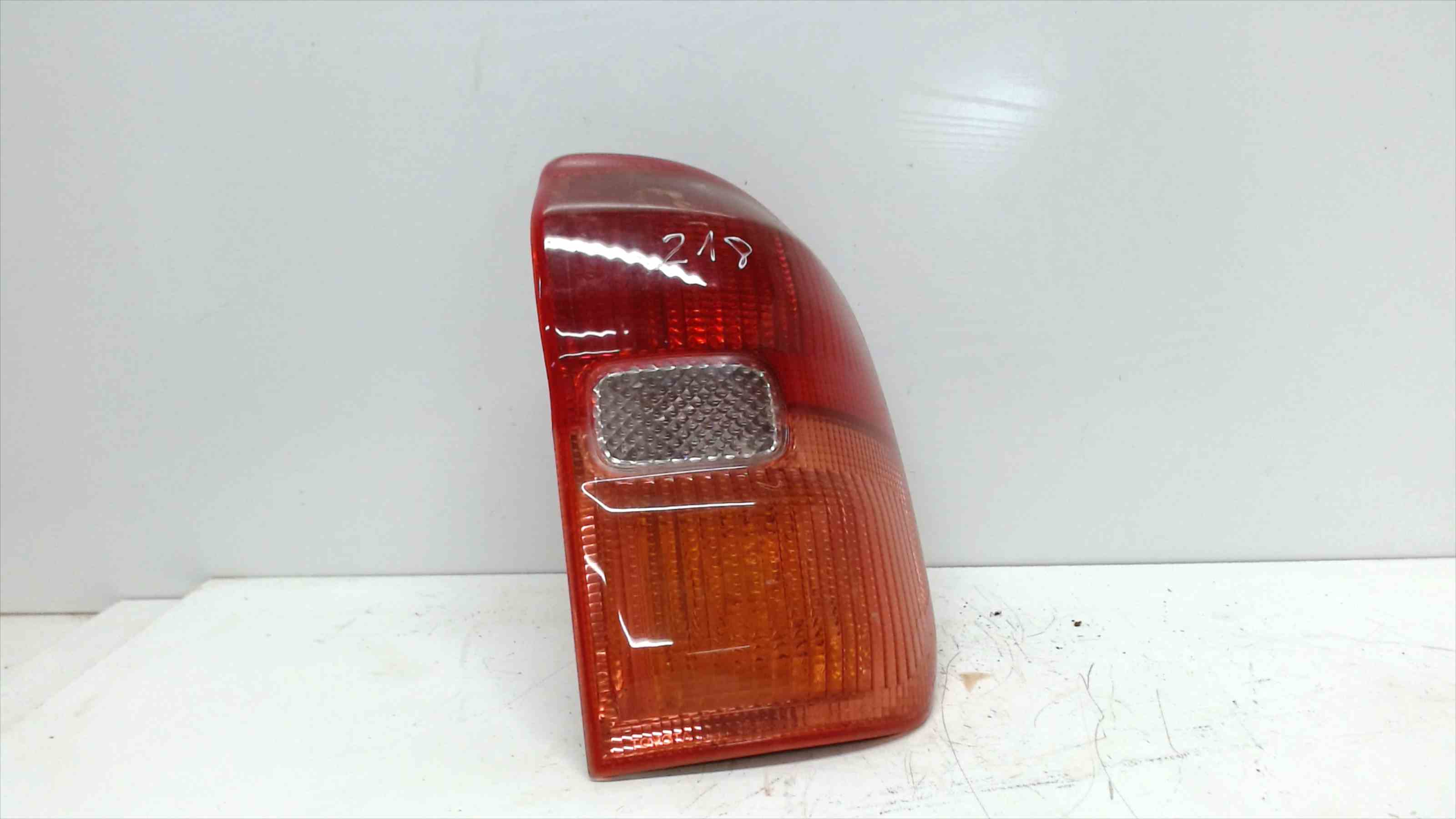 MERCEDES-BENZ Rear Right Taillight Lamp 265553S20A 24685834