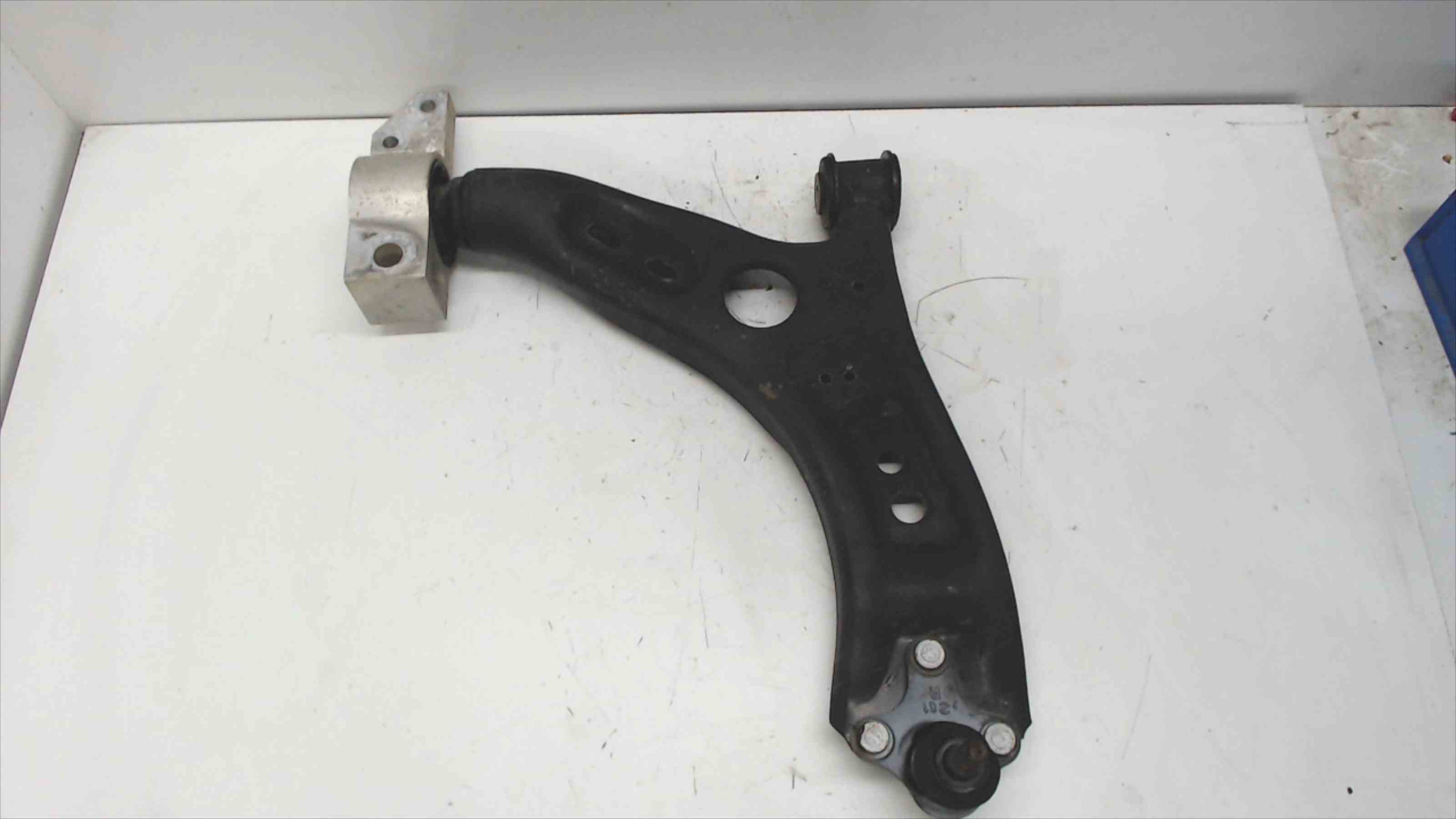 SEAT Altea 1 generation (2004-2013) Front Right Arm 24689565