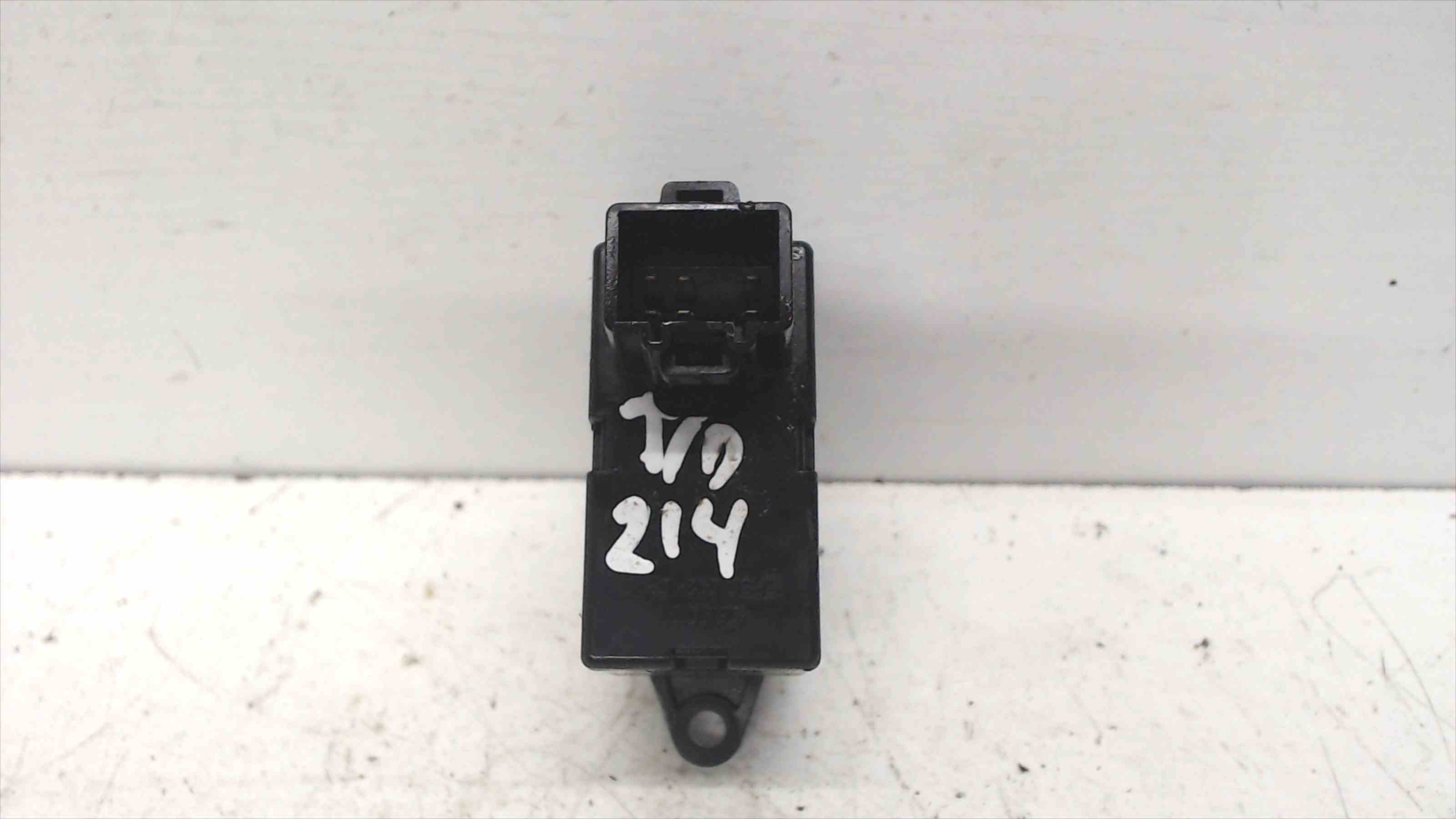 SSANGYONG Rear Right Door Window Control Switch 96190777 24691945