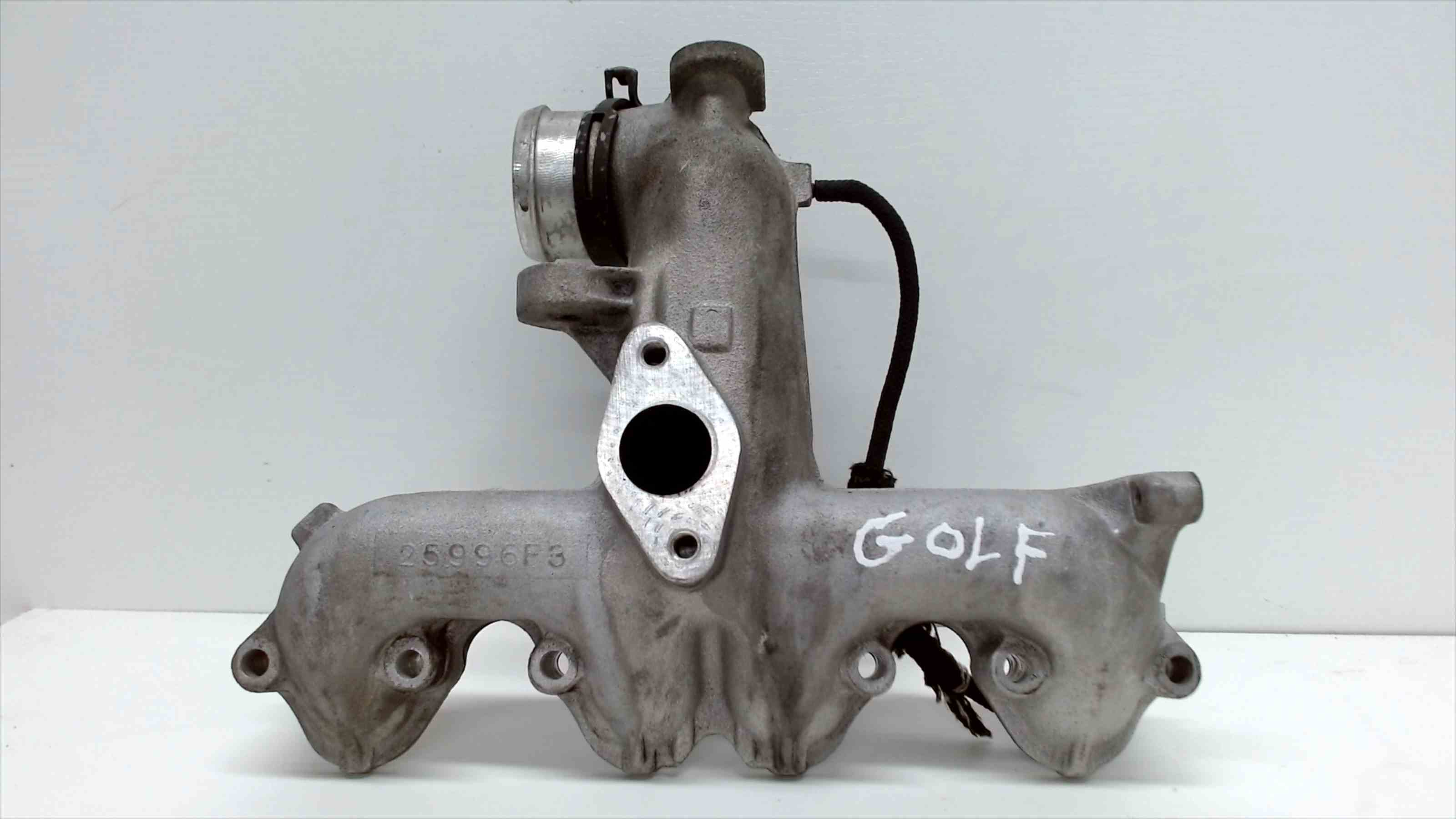 VOLKSWAGEN Golf 3 generation (1991-1998) Intake Manifold 028123718N 24685393