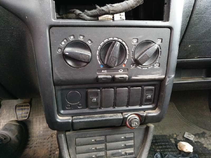 SEAT Ibiza 2 generation (1993-2002) Front Right Door Window Regulator 6K4837402AA 24681447