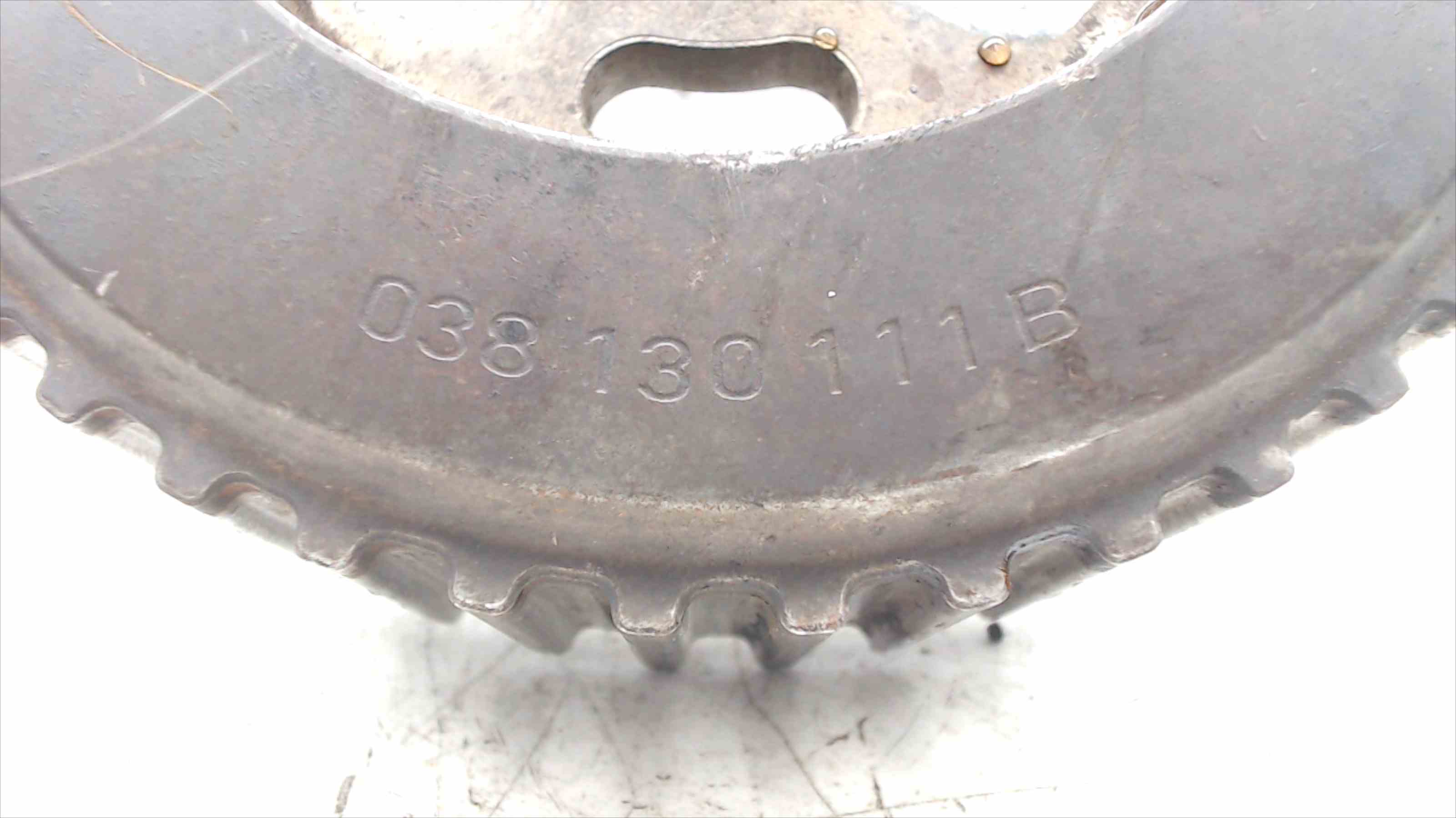 VOLKSWAGEN Camshaft pulley 038130111 24688018